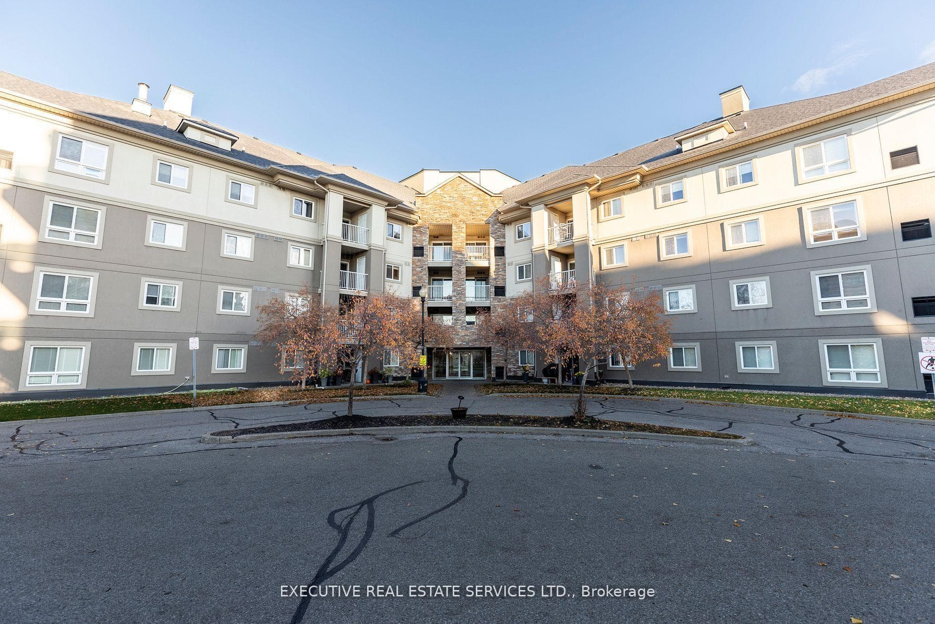 4 Dayspring Circle Unit #203, Brampton, ON L6P 2Z5 - Photo 1