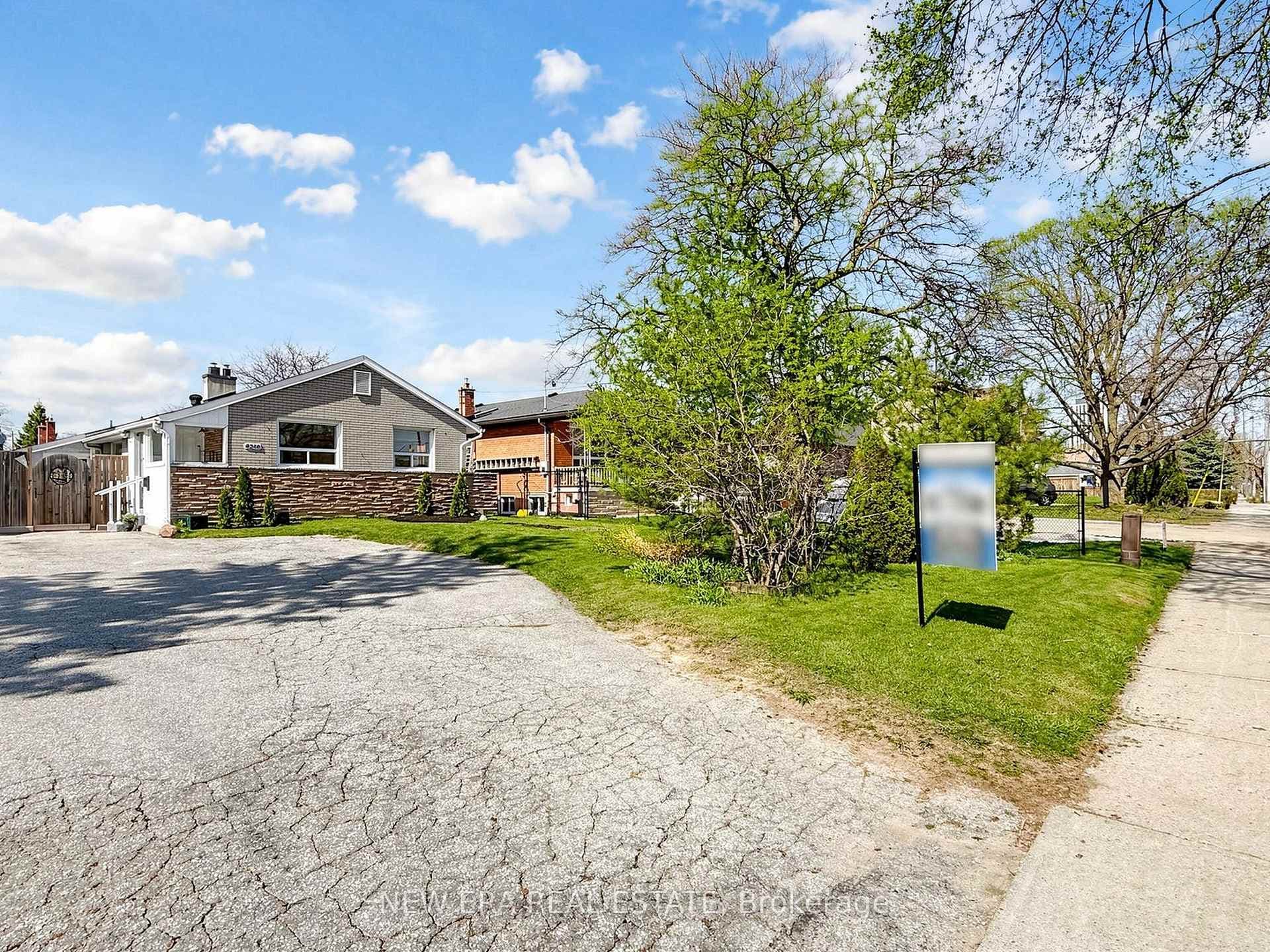 4246 Bloor Street, Etobicoke (Islington / Rexdale), ON M9C 1Z7 - Photo 1