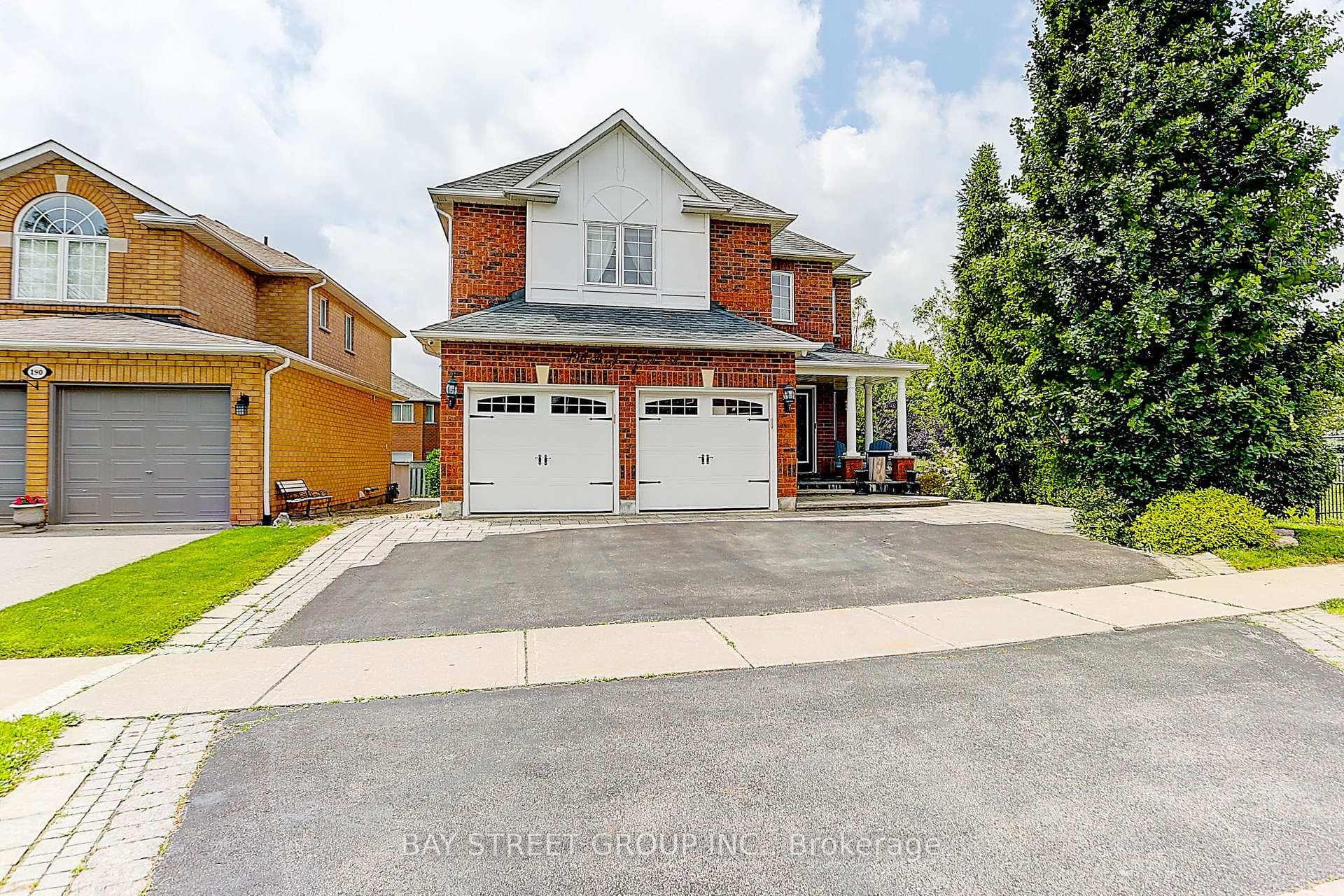 196 St Joan Of Arc Avenue, Vaughan
