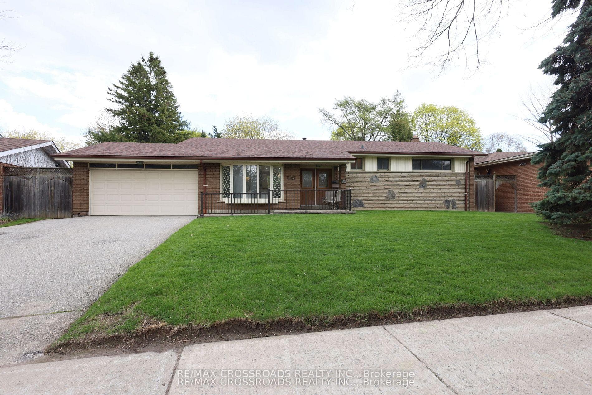 83 Pegasus Trail, Scarborough (West Hill / Highland Creek), ON M1G 3N8 - Photo 1