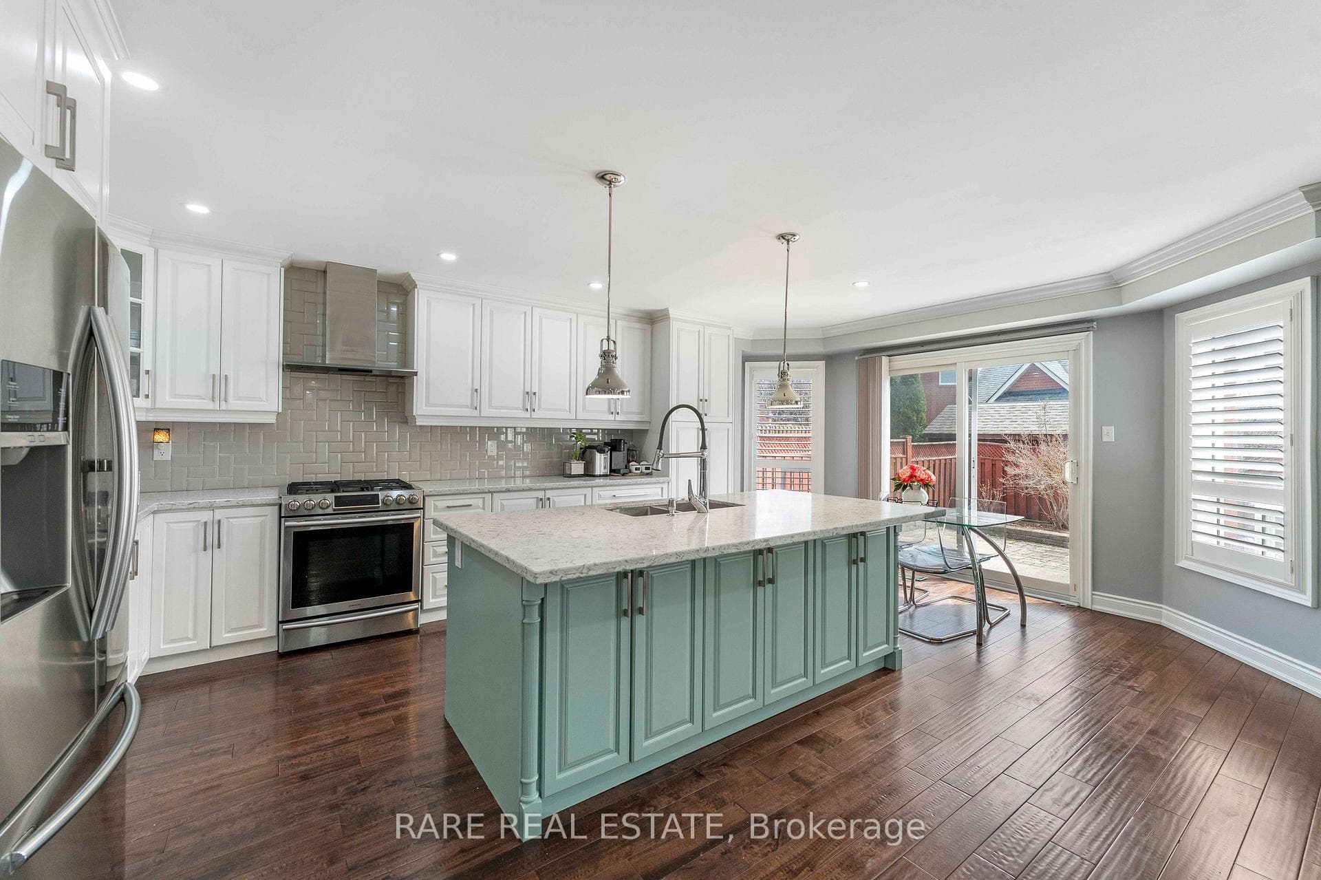 33 SOUTHBEND Drive, Brampton