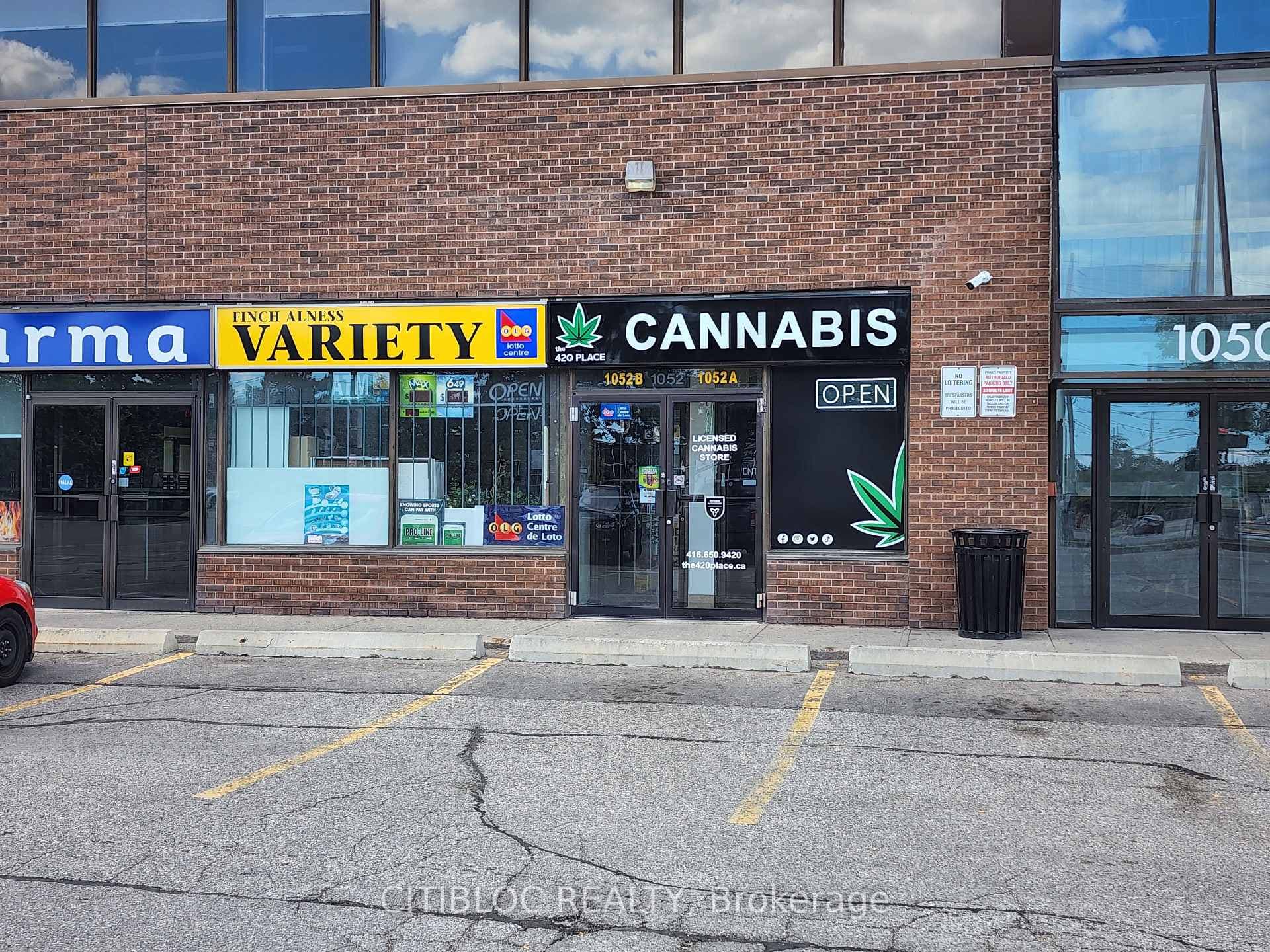 1052 A Finch Avenue, Downsview / Black Creek, ON M3J 2E2 - Photo 1