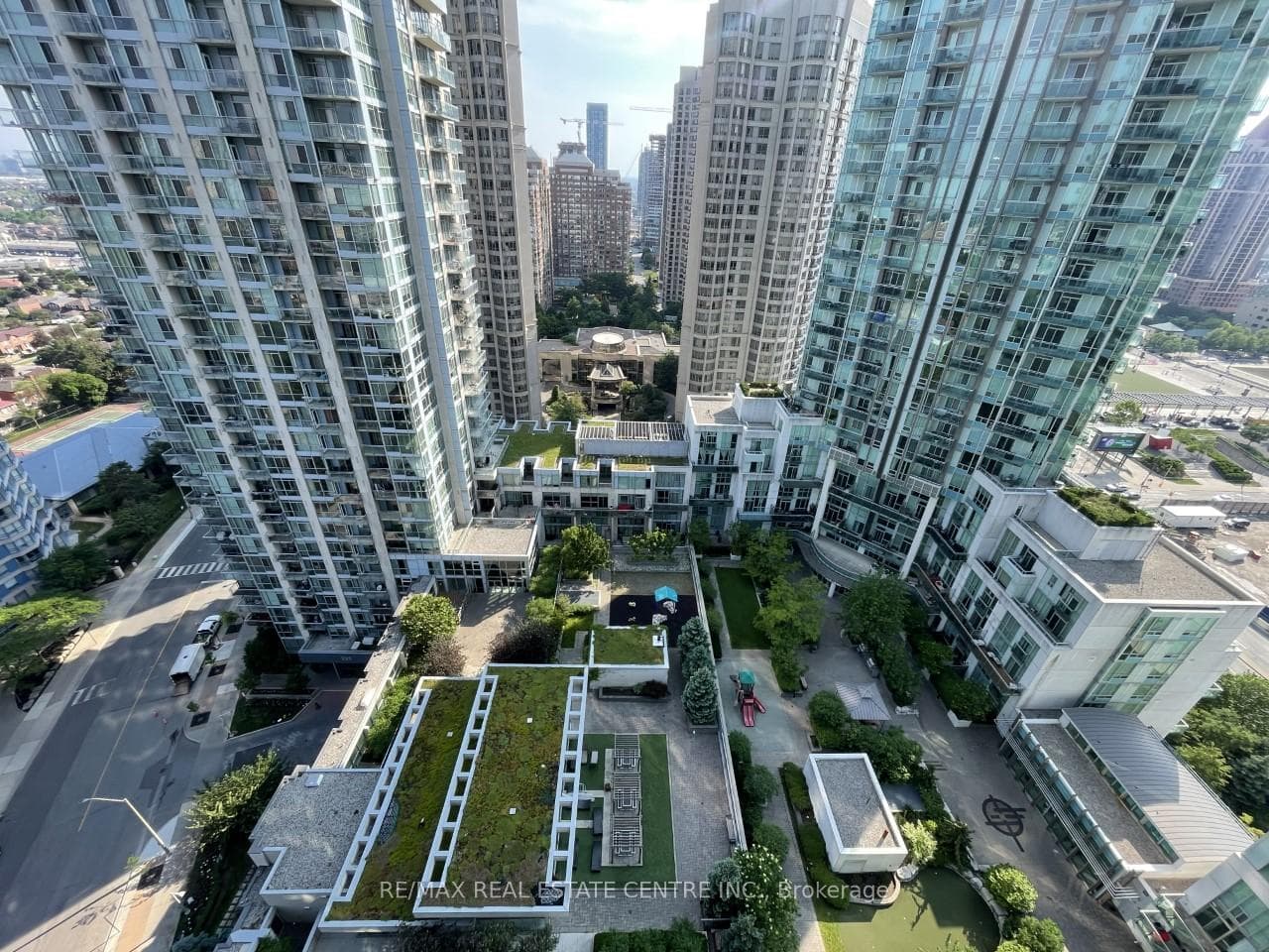 223 Webb Drive Unit 2209, Mississauga, ON L5B 0E8 - Photo 1