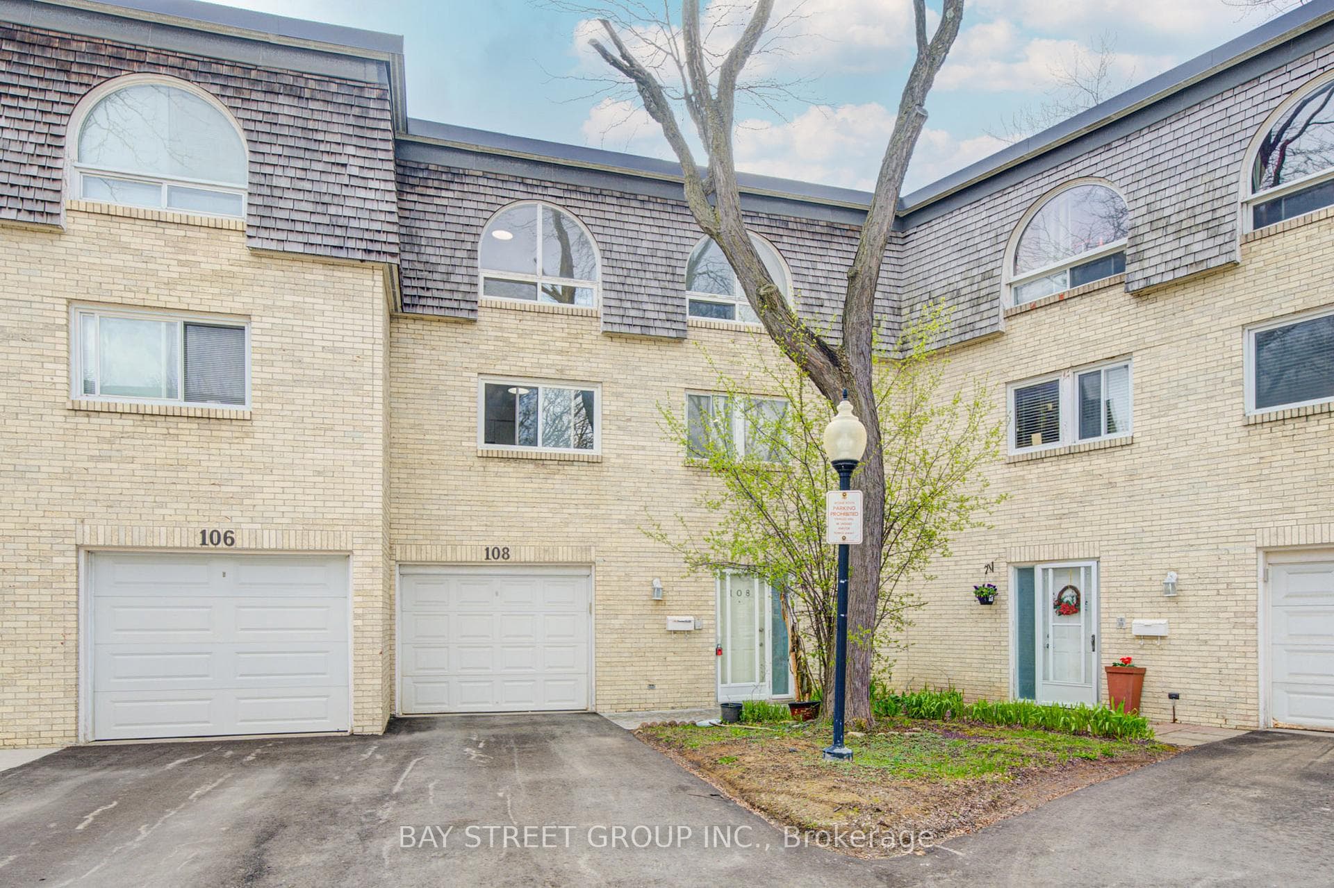 108 COURVILLE COACHWAY N/A, Hillcrest Village / Bayview Village, ON M2J 3V7 - Photo 1