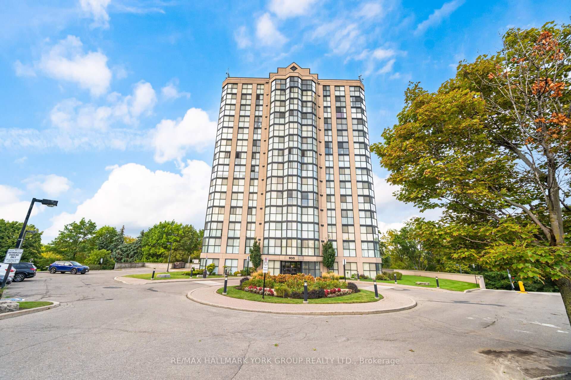 600 Rexdale Boulevard Unit 1402, Etobicoke (West Mall / Rexdale), ON M9W 6T4 - Photo 1
