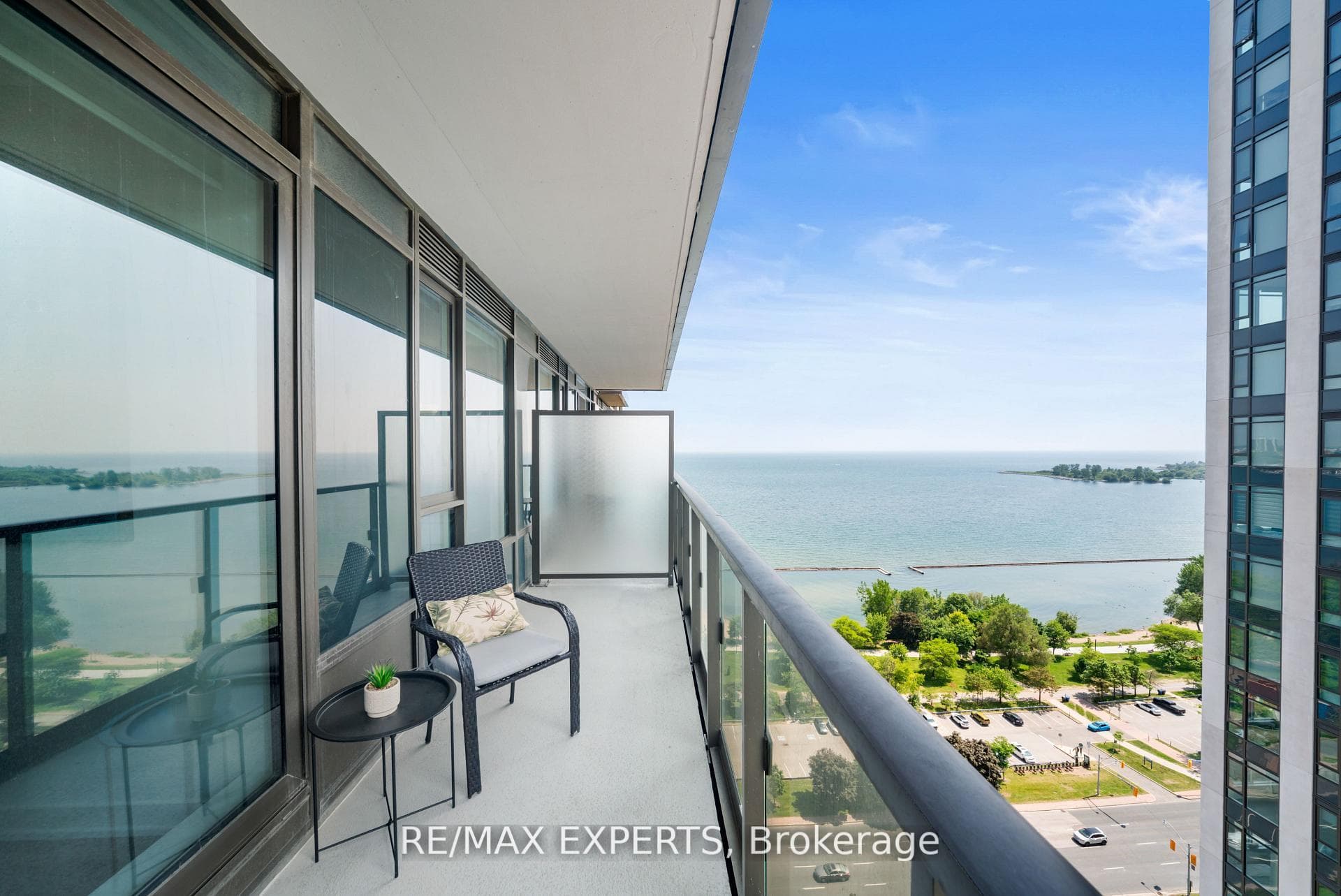 1926 Lake Shore Boulevard Unit 2512, High Park / Junction / Roncesvalles, ON M6S 1A1 - Photo 1