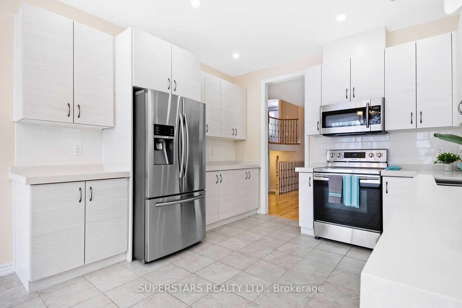 15 Pearl Street, Wasaga Beach
