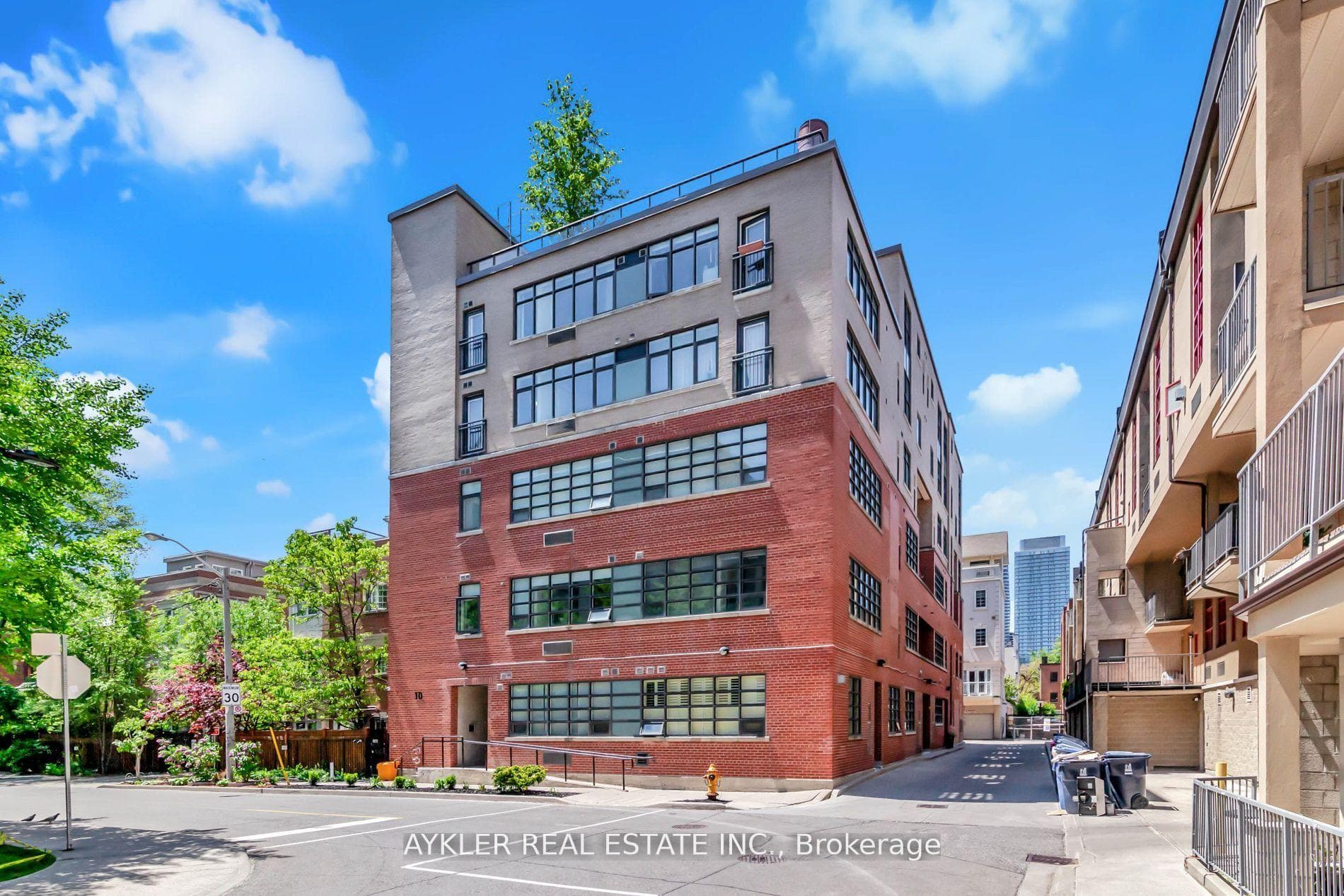 10 Wellesley Place Unit 405, Regent Park / Cabbagetown / St. James Town, ON M4Y 1B1 - Photo 1