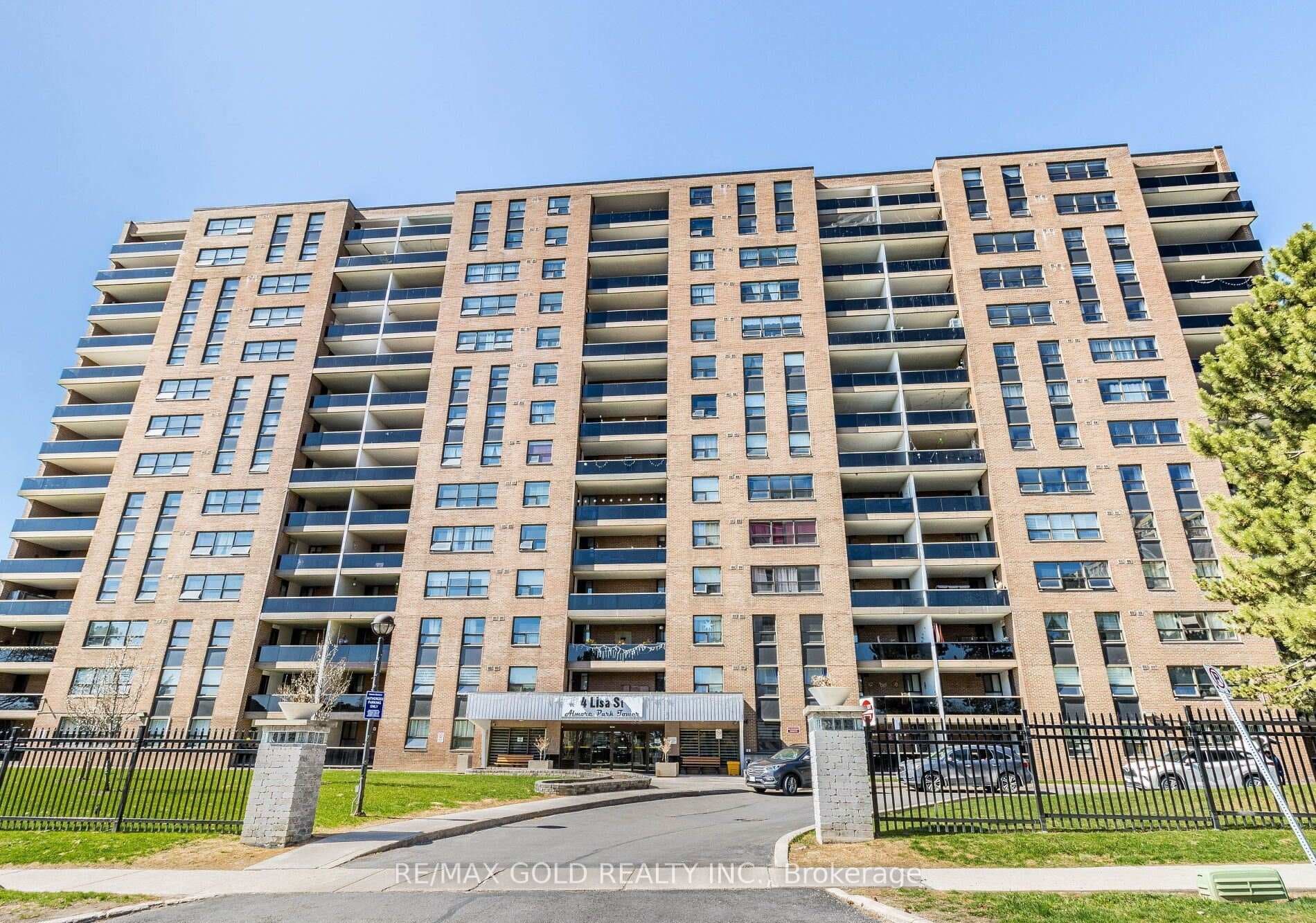 4 Lisa Street Unit 610, Brampton, ON L6T 4B6 - Photo 1