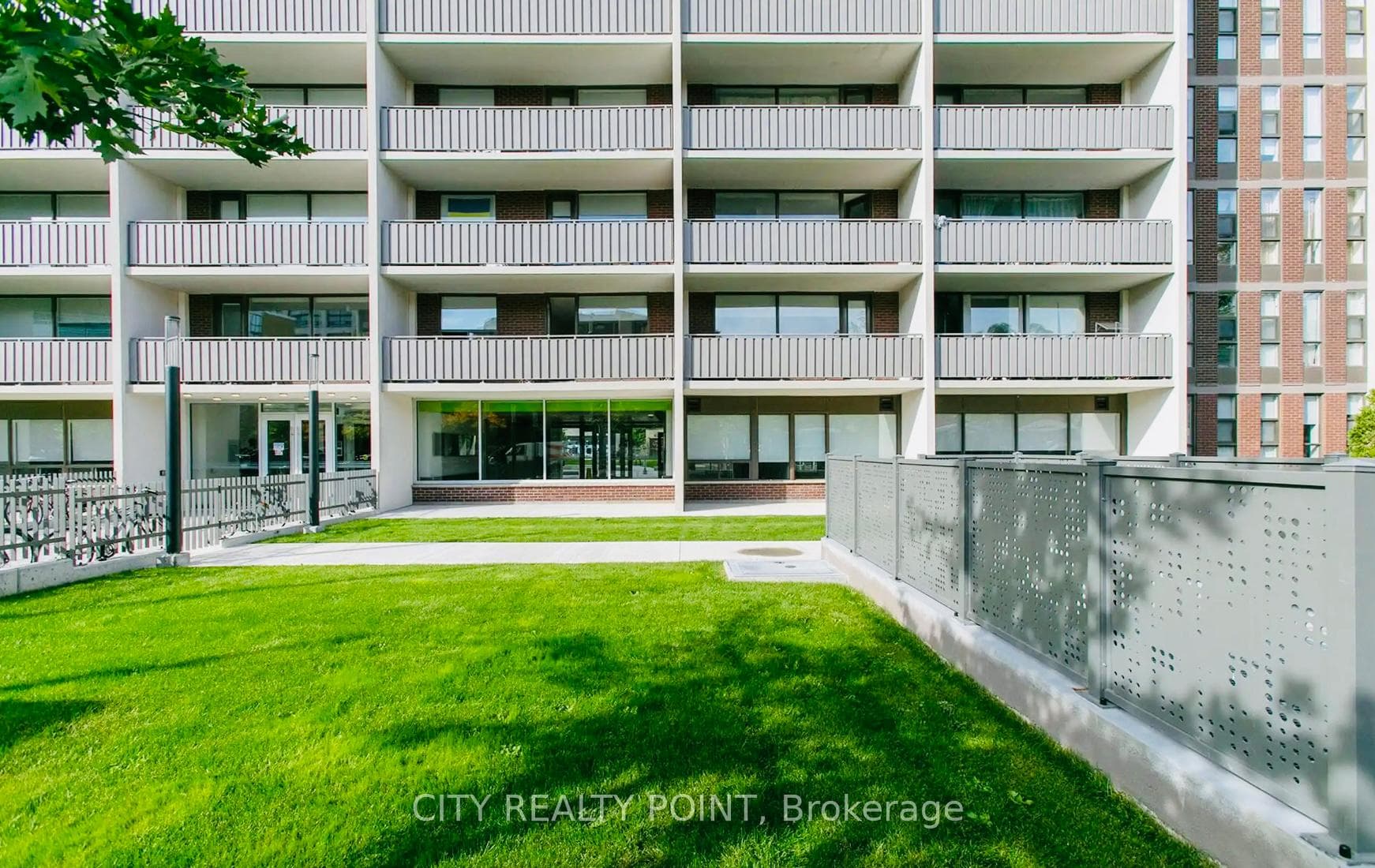 666 Spadina Avenue Unit 2410, Downtown Toronto / Waterfront, ON M5S 2H8 - Photo 1