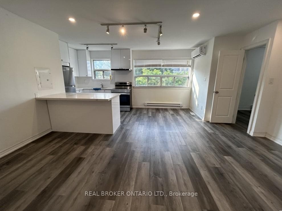 2209 Gerrard Street Unit 1, The Beaches / Upper Beaches, ON M4E 2V9 - Photo 1