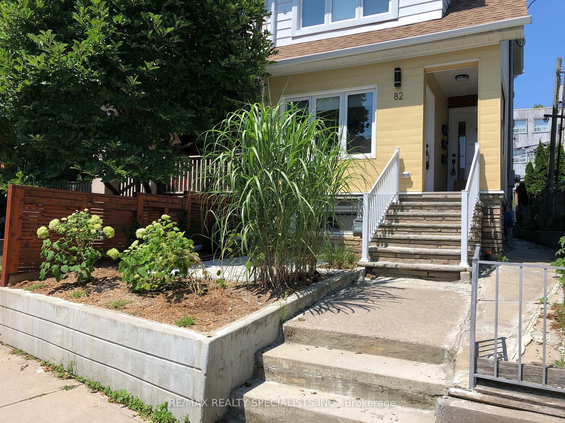 82 Marchmount Road Unit Unit 1, Annex / Yorkville / Summerhill, ON M6G 2B1 - Photo 1