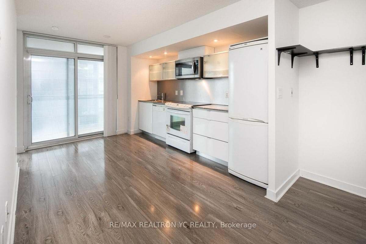 4K Spadina Avenue Unit 901, Toronto C01