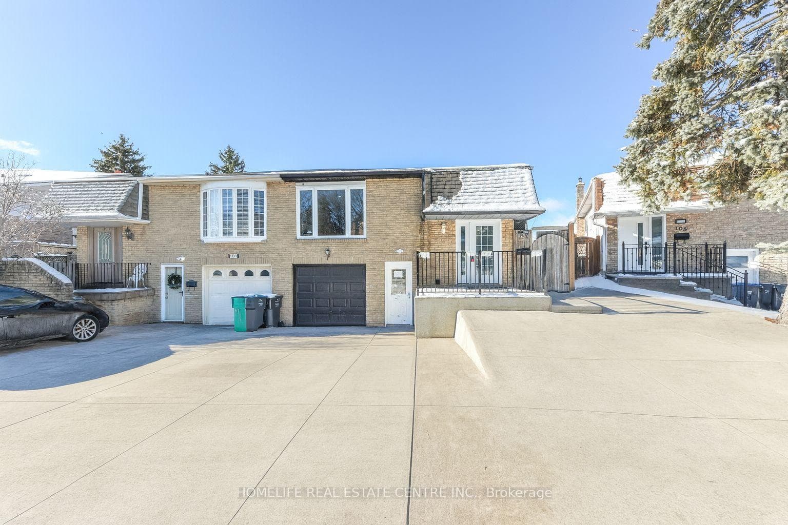 103 Salisbury Circle, Brampton, ON L6V 2Z4 - Photo 1