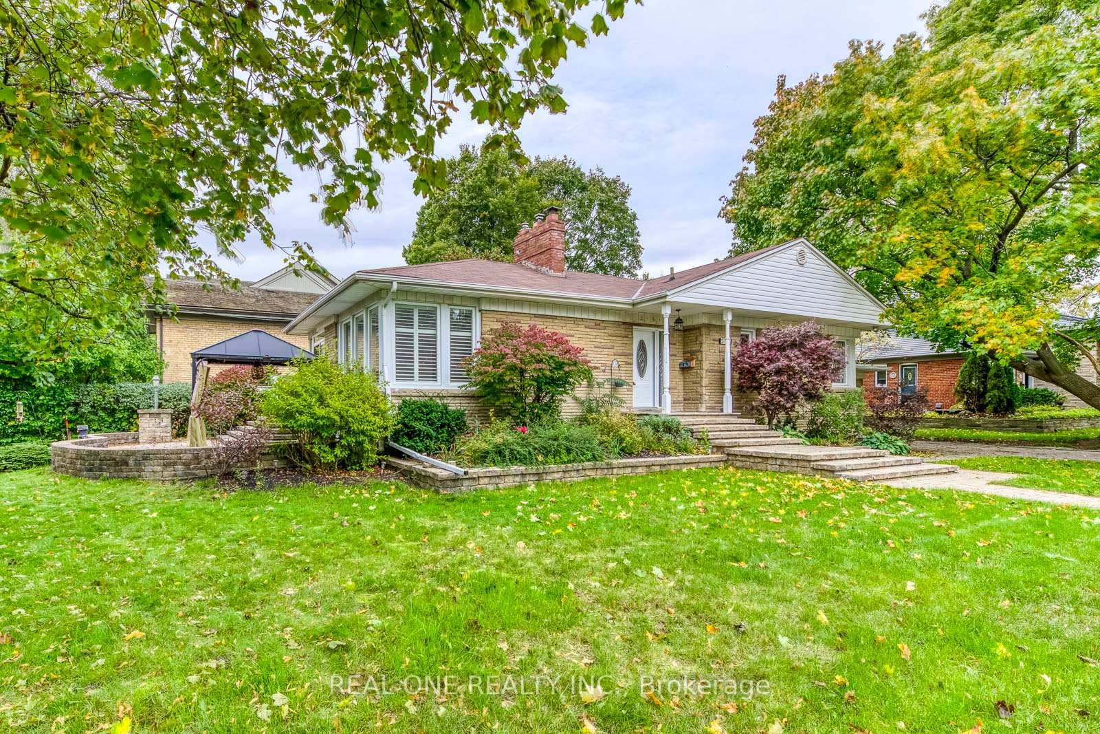 2181 Courtland Drive, Burlington, ON L7R 1S2 - Photo 1