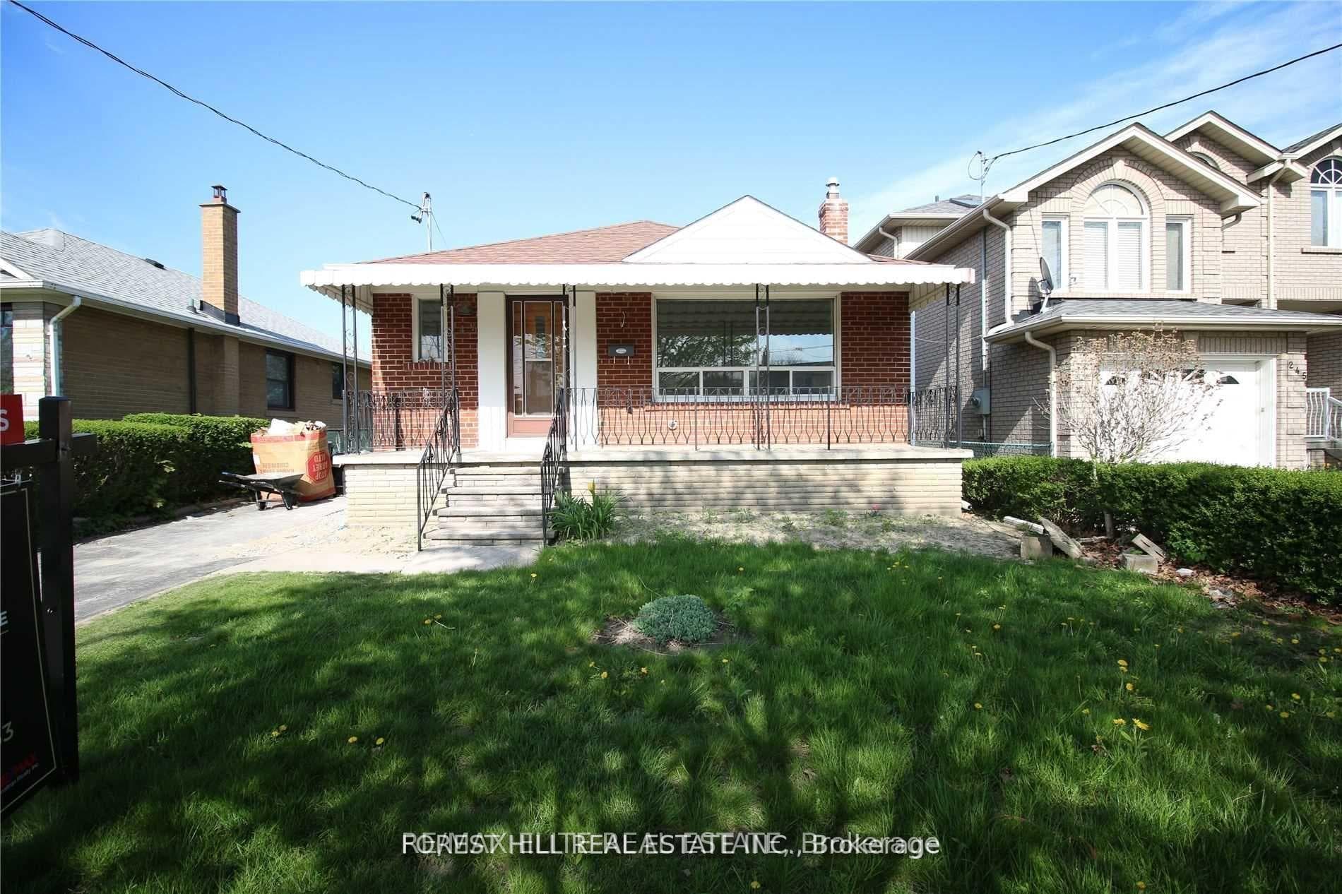 247 Beta Street Unit Main, Liberty Village / Parkdale / South Parkdale, ON M8W 4H7 - Photo 1