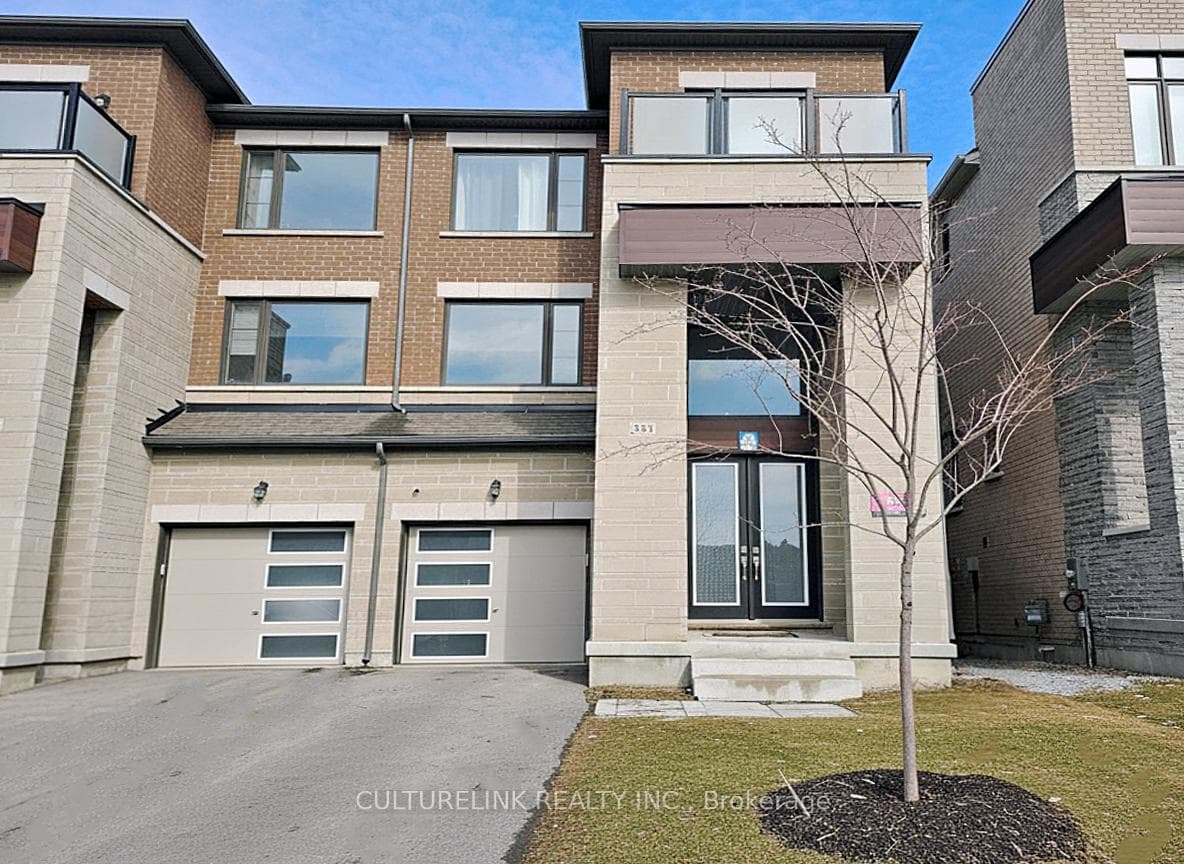 551 New England Court, Newmarket
