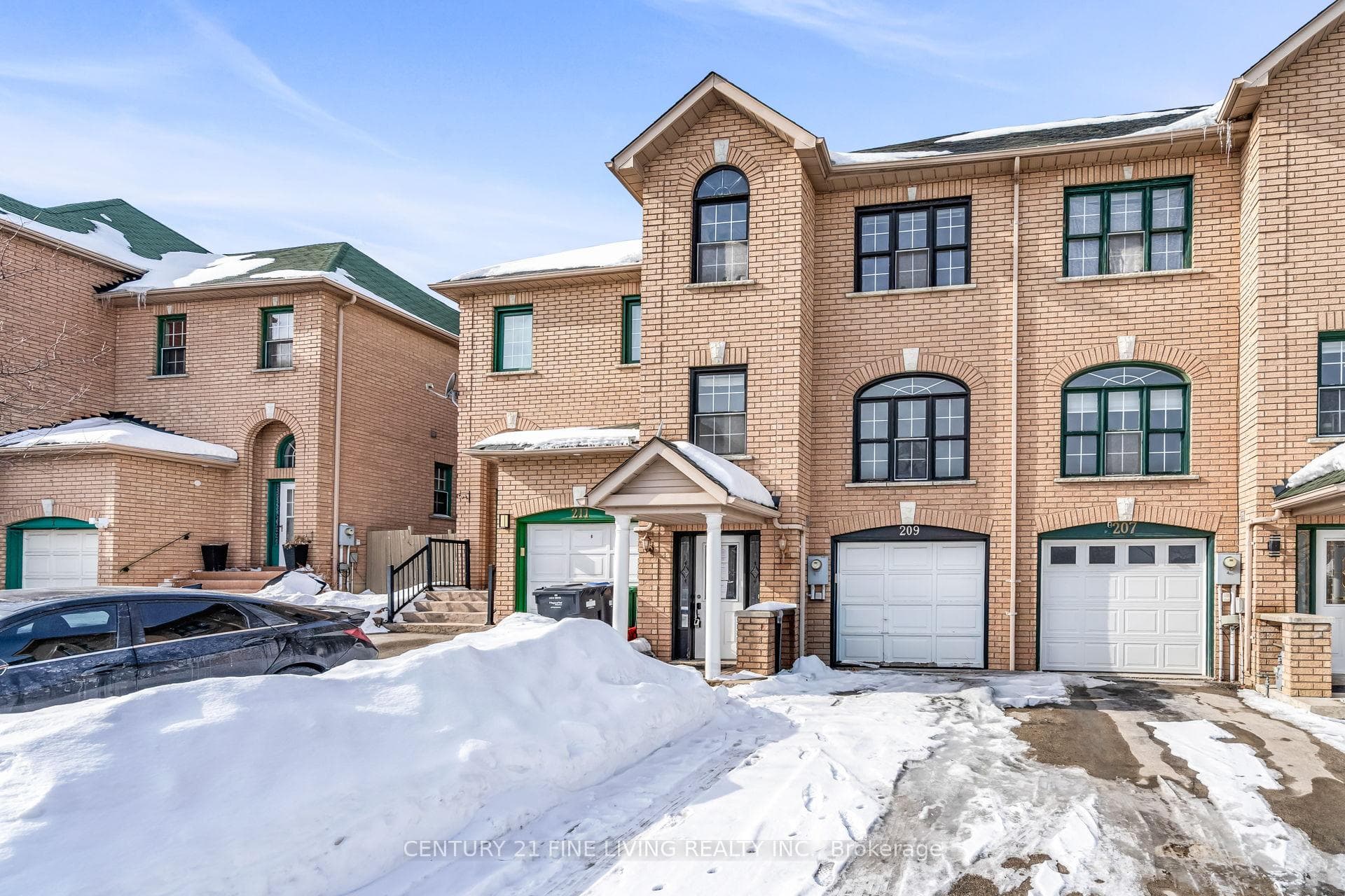 209 Provincial Place, Brampton, ON L6S 6C1 - Photo 1