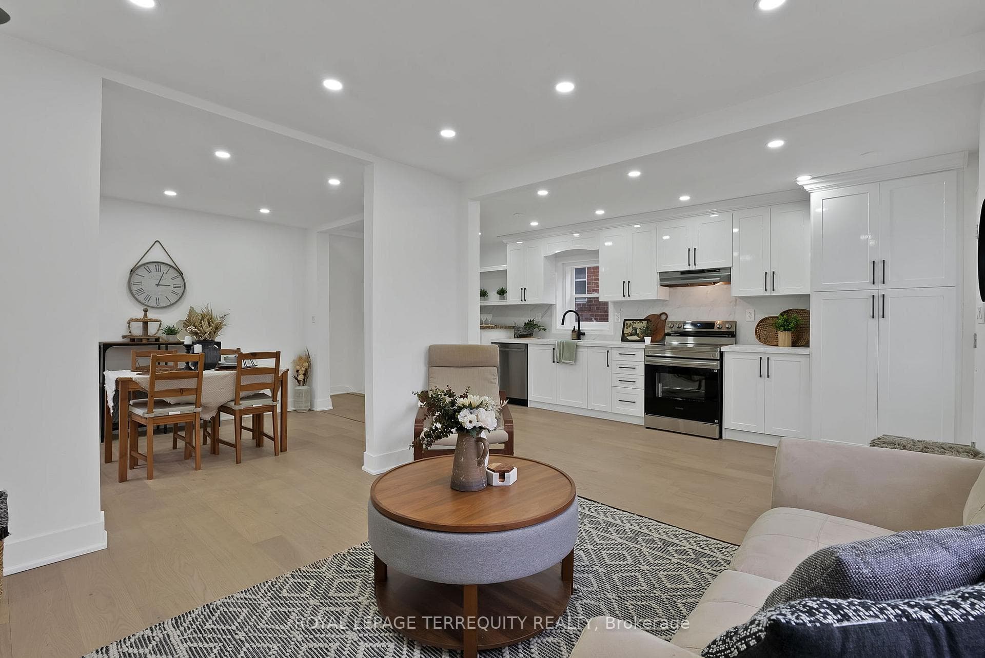 40 Leroy Avenue, Danforth / East York, ON M4J 4G8 - Photo 1