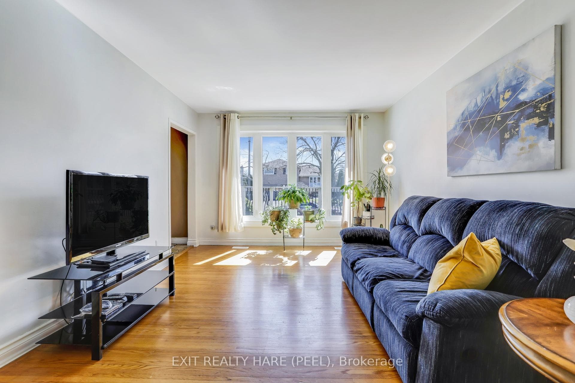 34 Chatsworth Drive, Brampton, ON L6X 2L9 - Photo 1