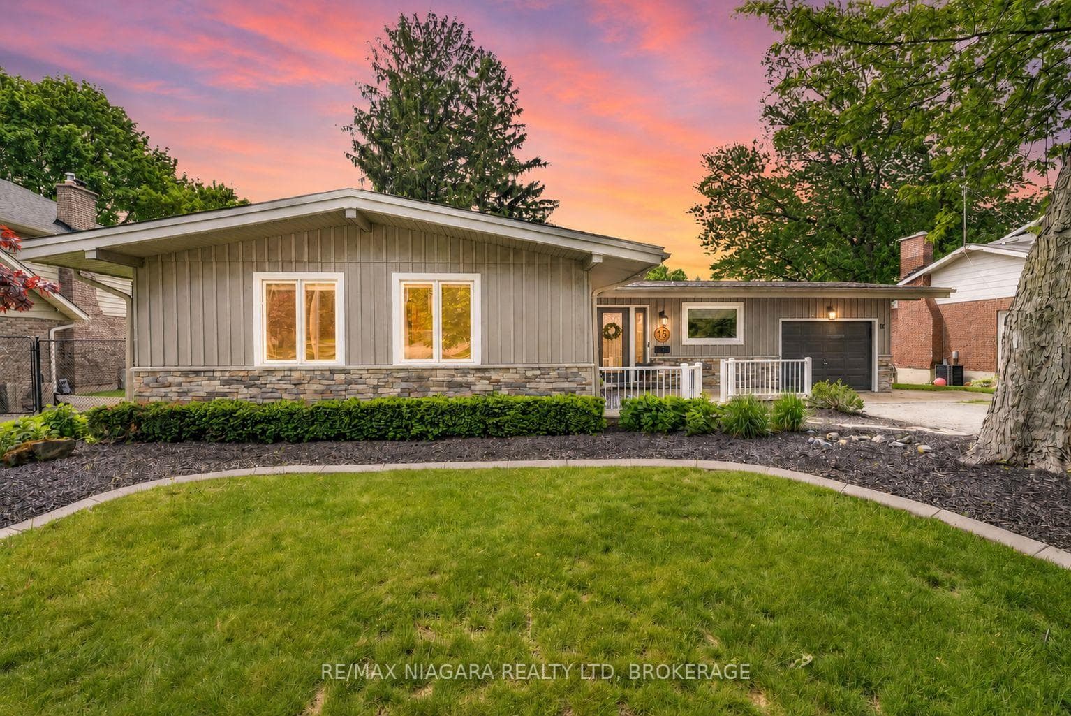 15 Cross Hill Road, Pelham