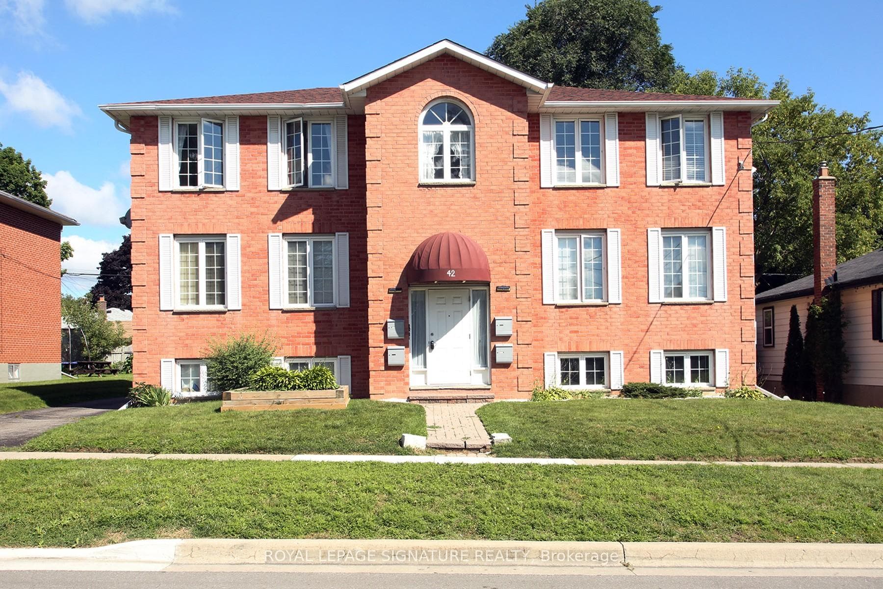 42 Tecumseh Avenue Unit 2, Oshawa, ON L1G 3N4 - Photo 1