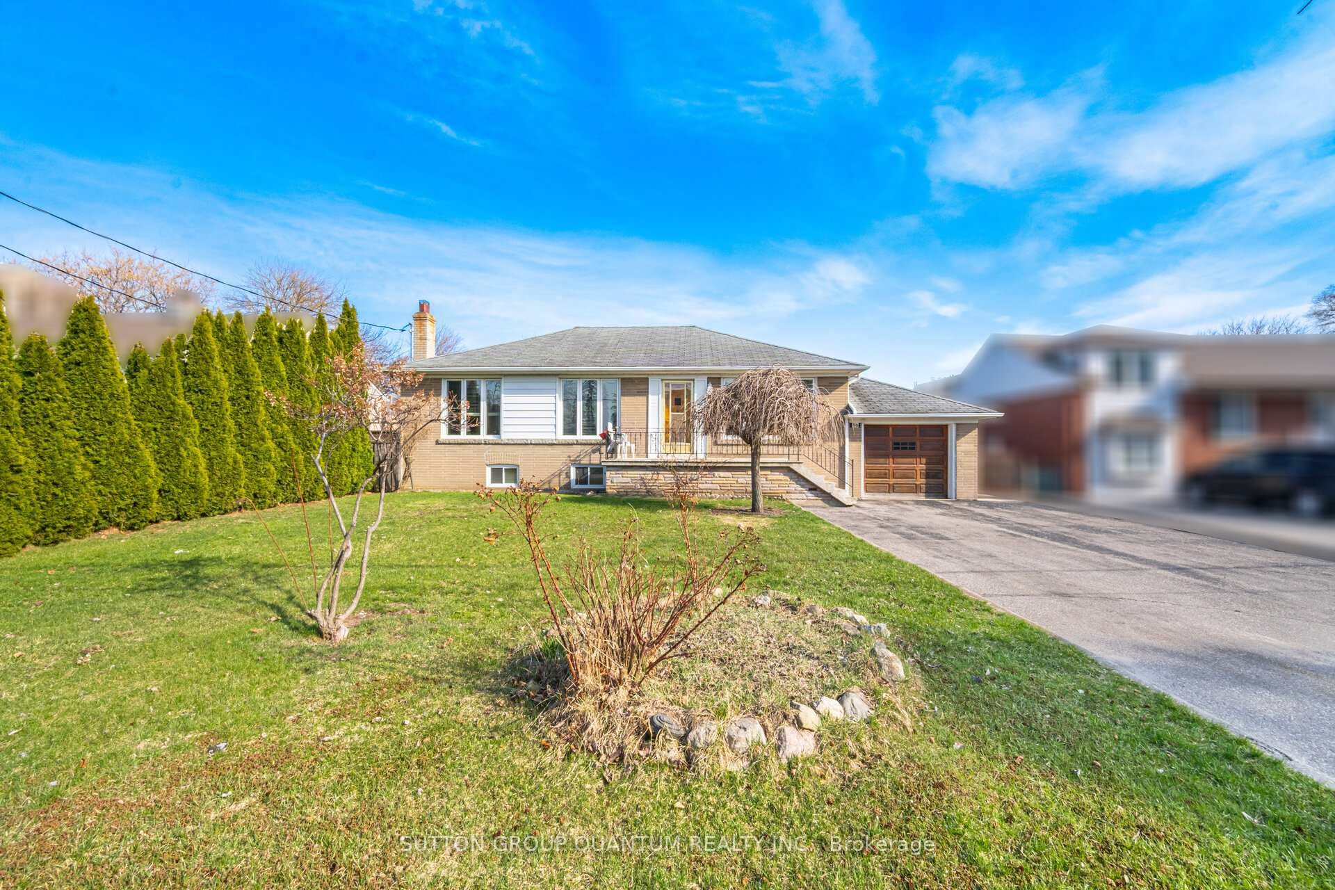 86 Dunbar Road, Mississauga, ON L5B 1G4 - Photo 1