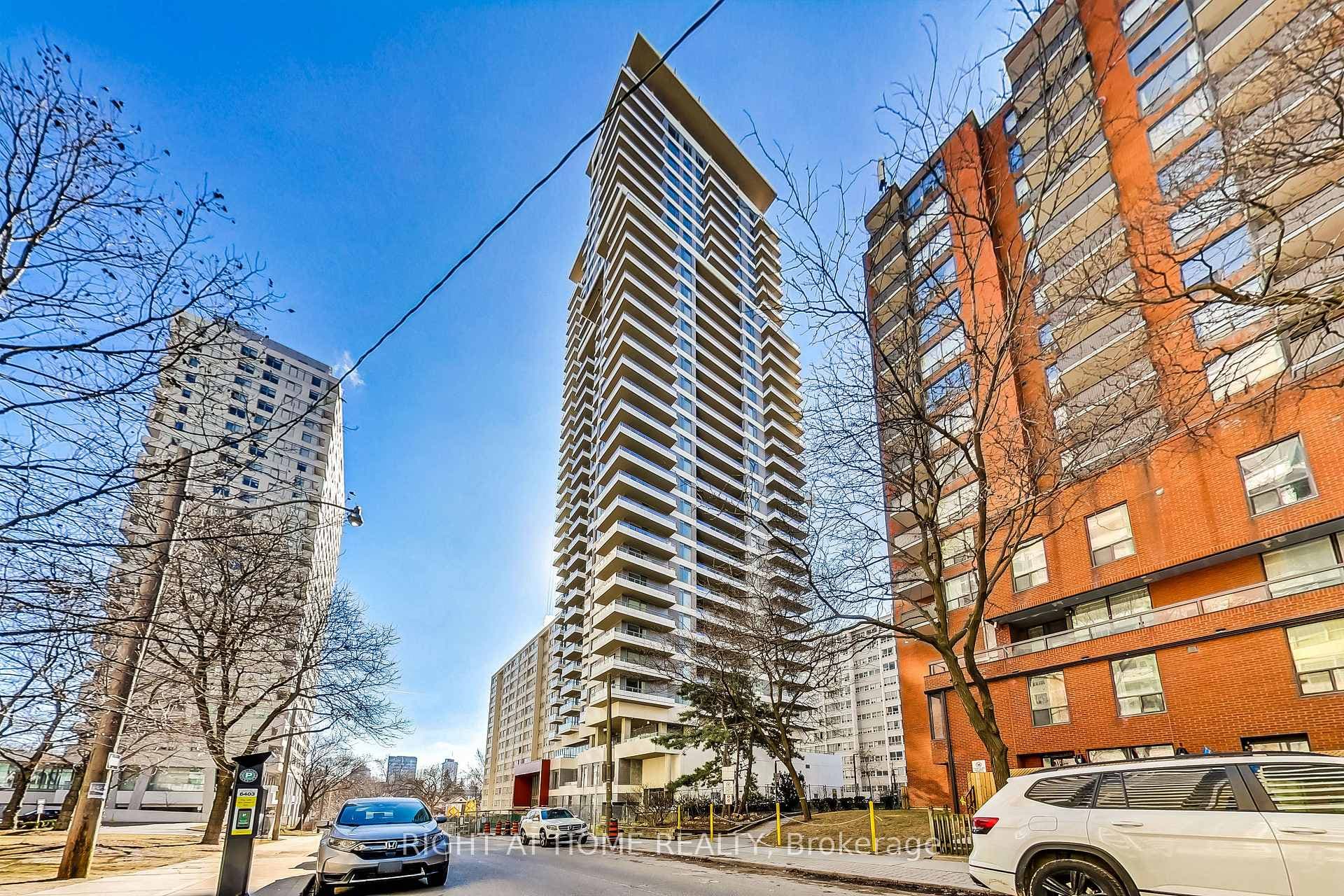 50 Dunfield Avenue Unit 2113, Leaside / Davisville, ON M4S 0E4 - Photo 1