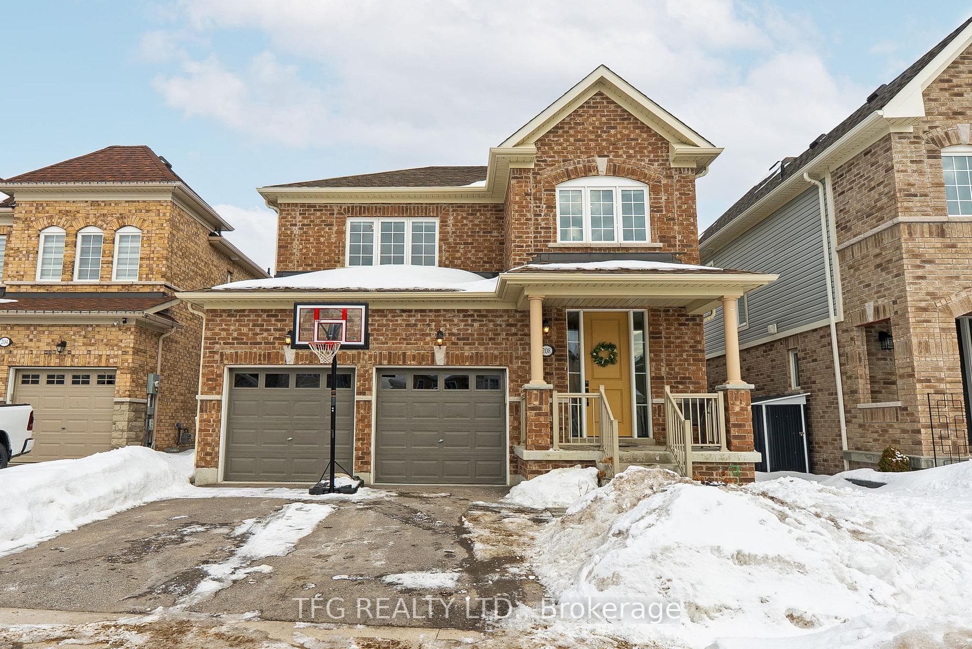 208 Ronald Hooper Avenue, Clarington, ON L1C 7E4 - Photo 1