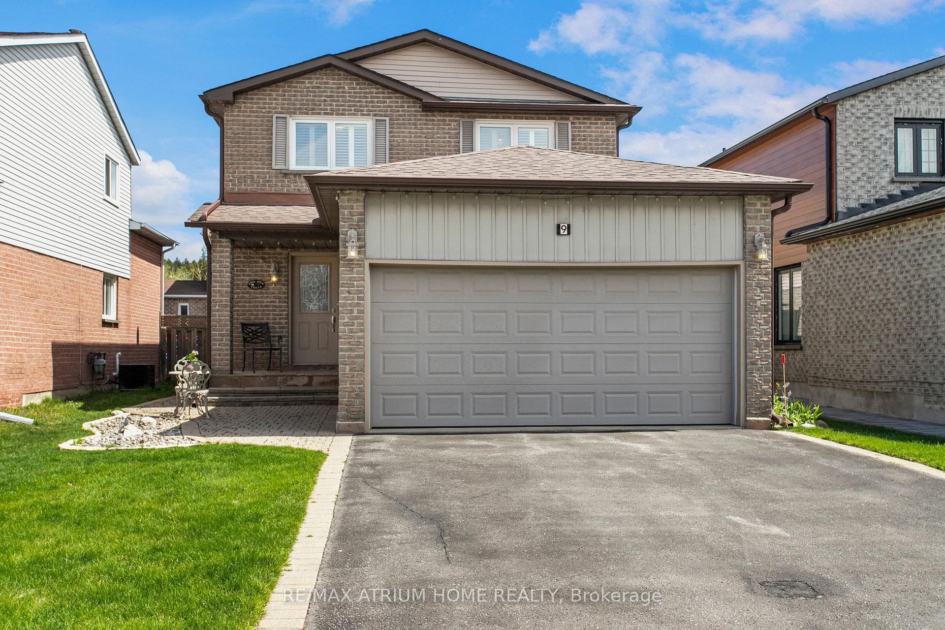 9 Constellation Crescent, Richmond Hill, ON L4C 8J8 - Photo 1