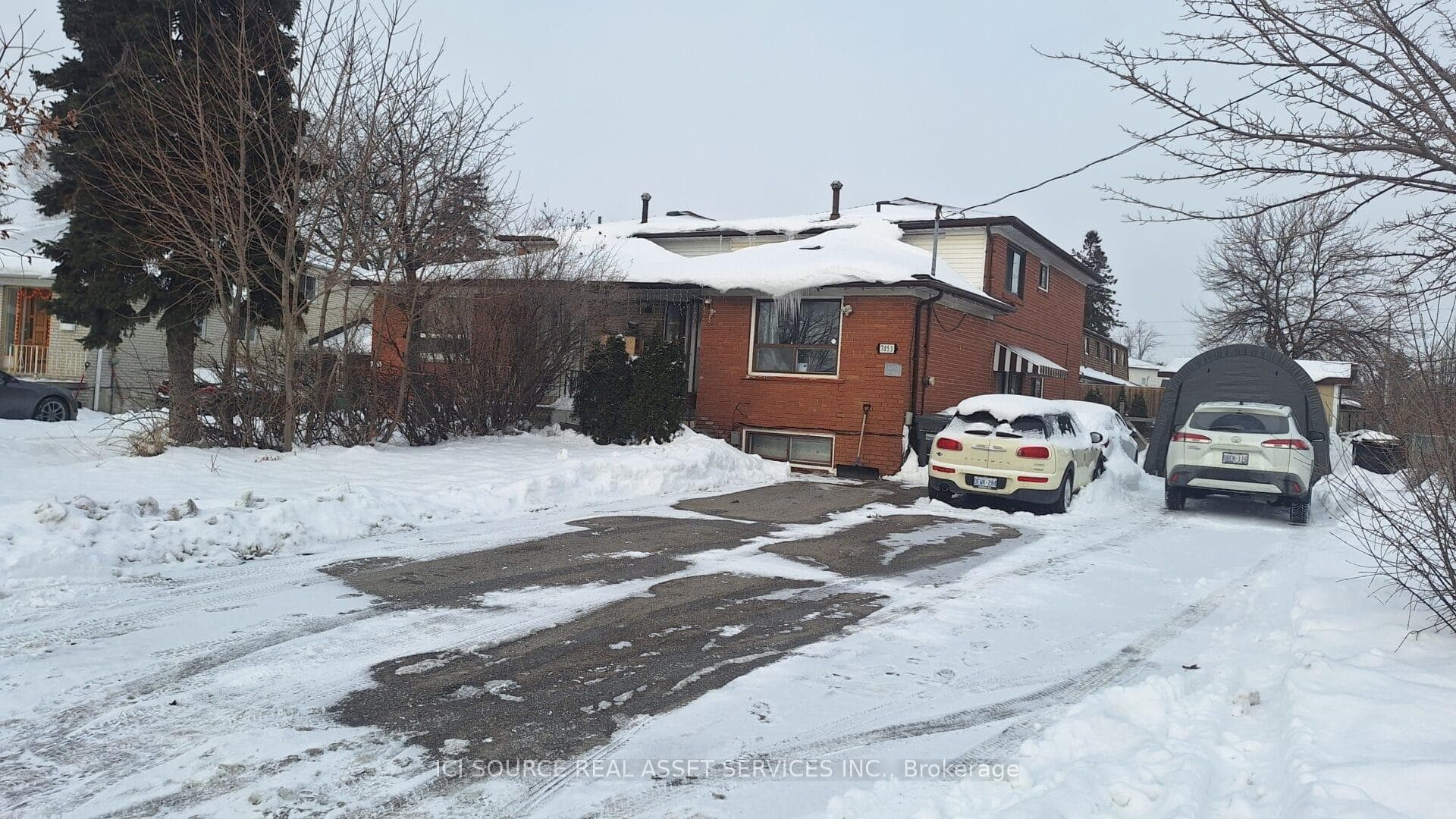 7053 Harwick Drive, Mississauga, ON L4T 3A3 - Photo 1