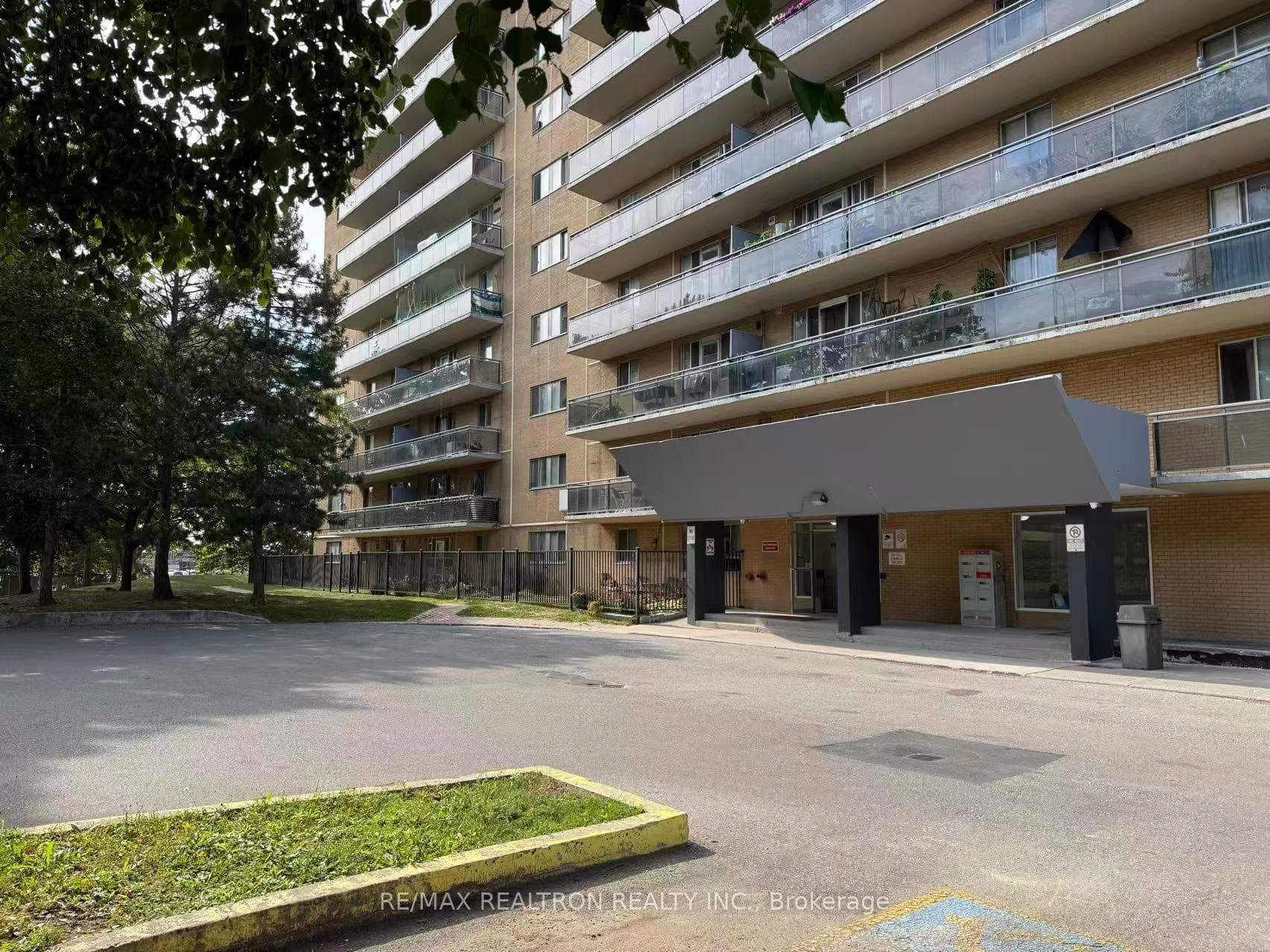 100 Dundalk Drive Unit 909, Dorset Park / Kennedy Park, ON M1P 4V2 - Photo 1