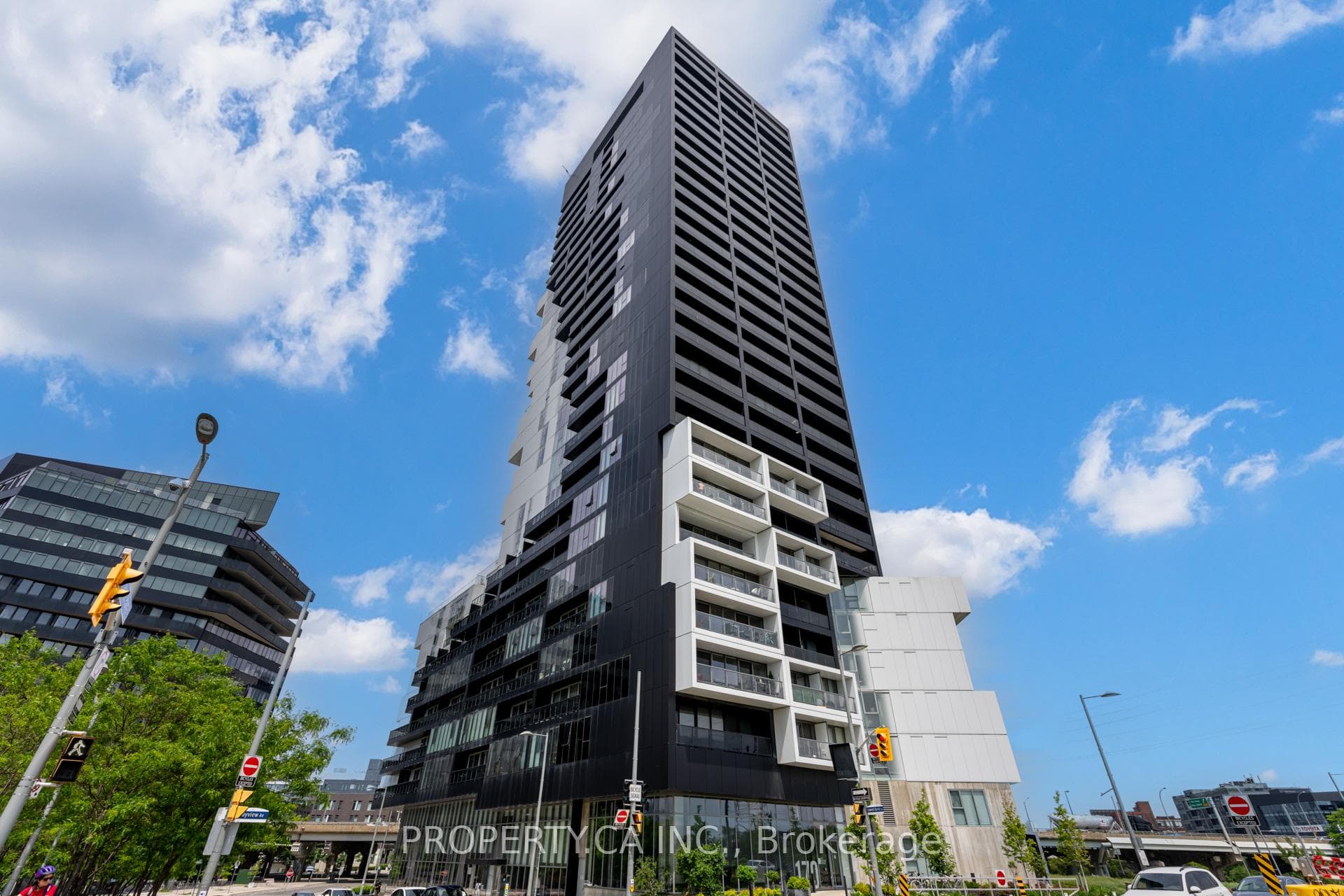 170 Bayview Avenue Unit 1907, Regent Park / Cabbagetown / St. James Town, ON M5A 0M4 - Photo 1