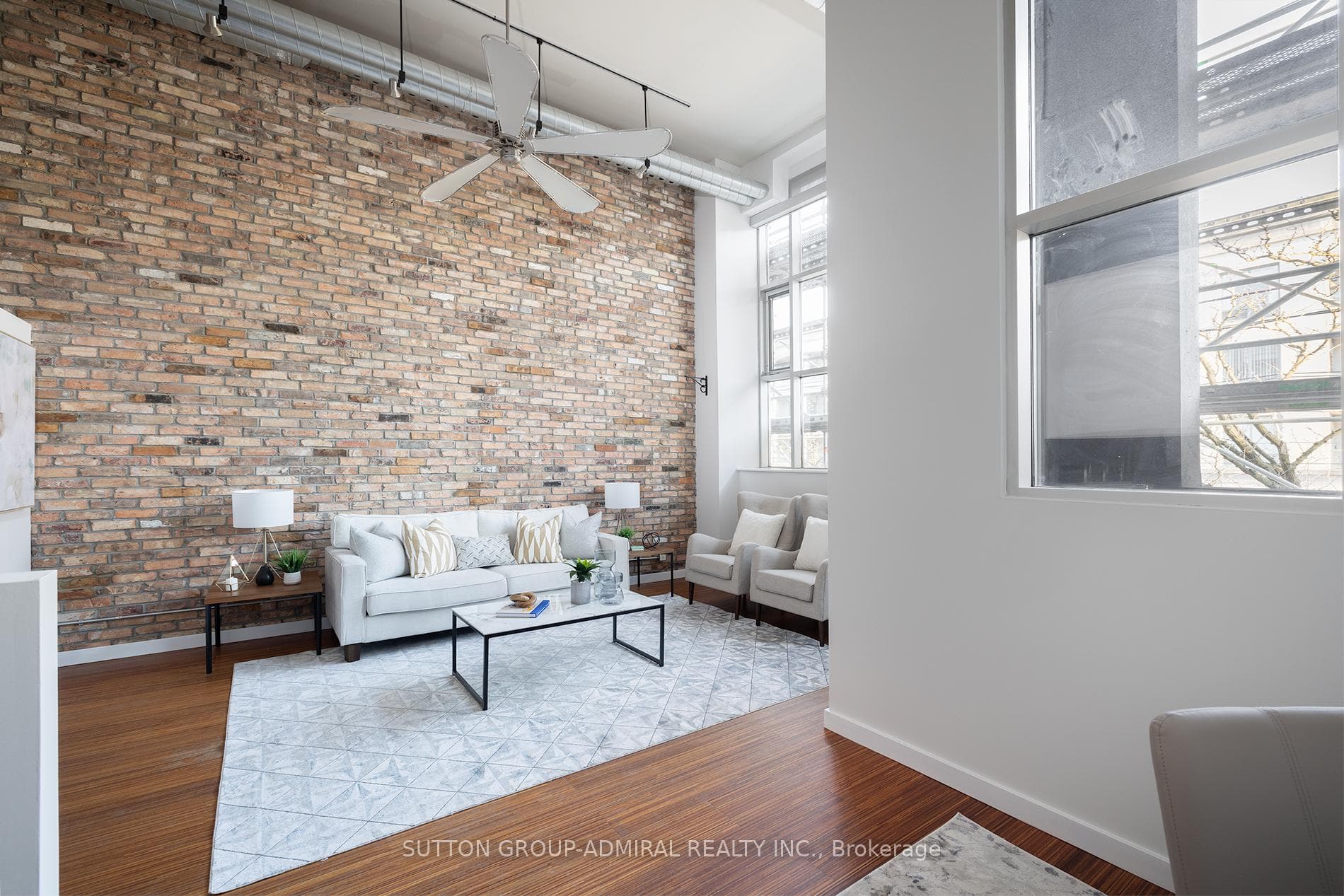1852 Queen Street Unit 201, The Beaches / Upper Beaches, ON M4L 1H1 - Photo 1