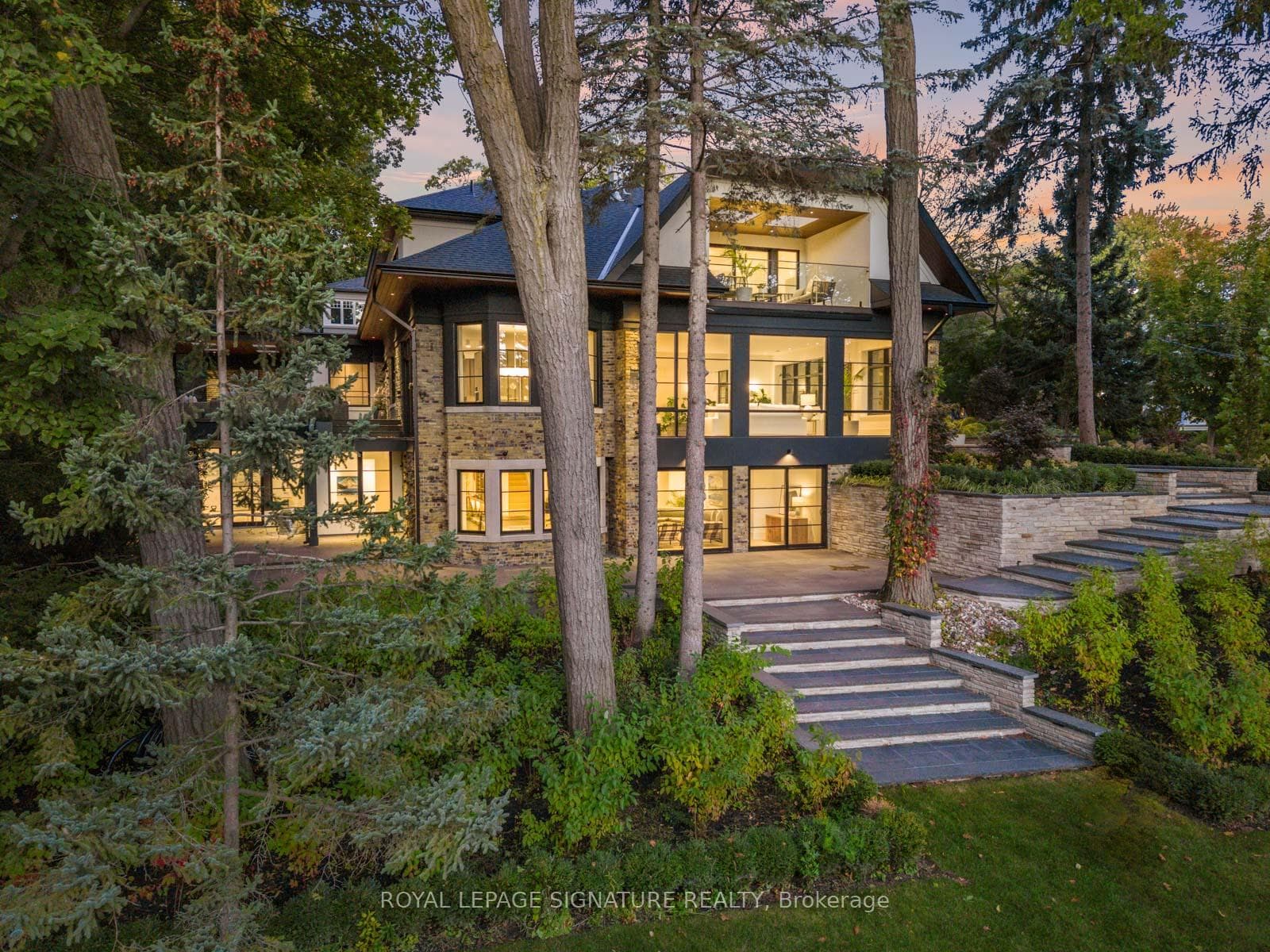8 Crown Park Road, The Beaches / Upper Beaches, ON M4E 1J9 - Photo 1