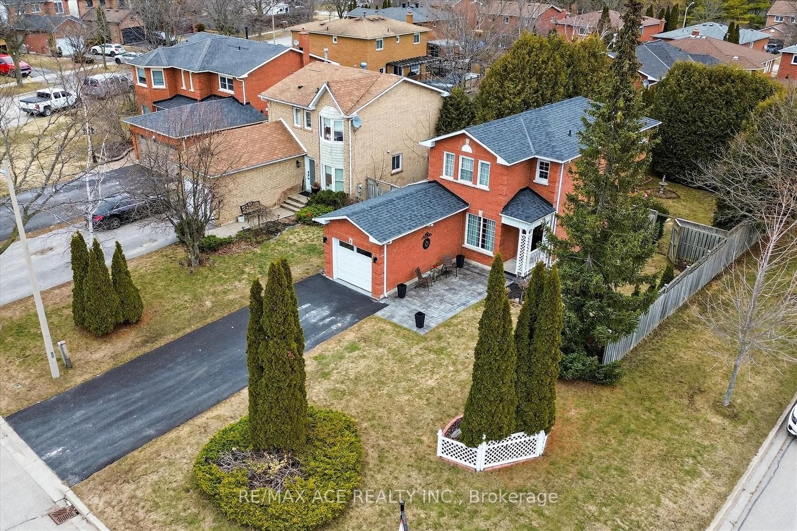 1 Aldcroft Crescent, Clarington