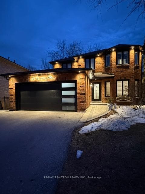 35 Hammond Drive Unit Main, Aurora, ON L4G 2T8 - Photo 1
