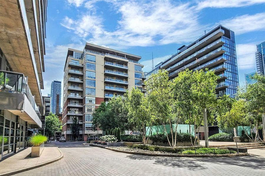 23 Brant Street Unit 206, Downtown Toronto / Waterfront, ON M5V 2L5 - Photo 1