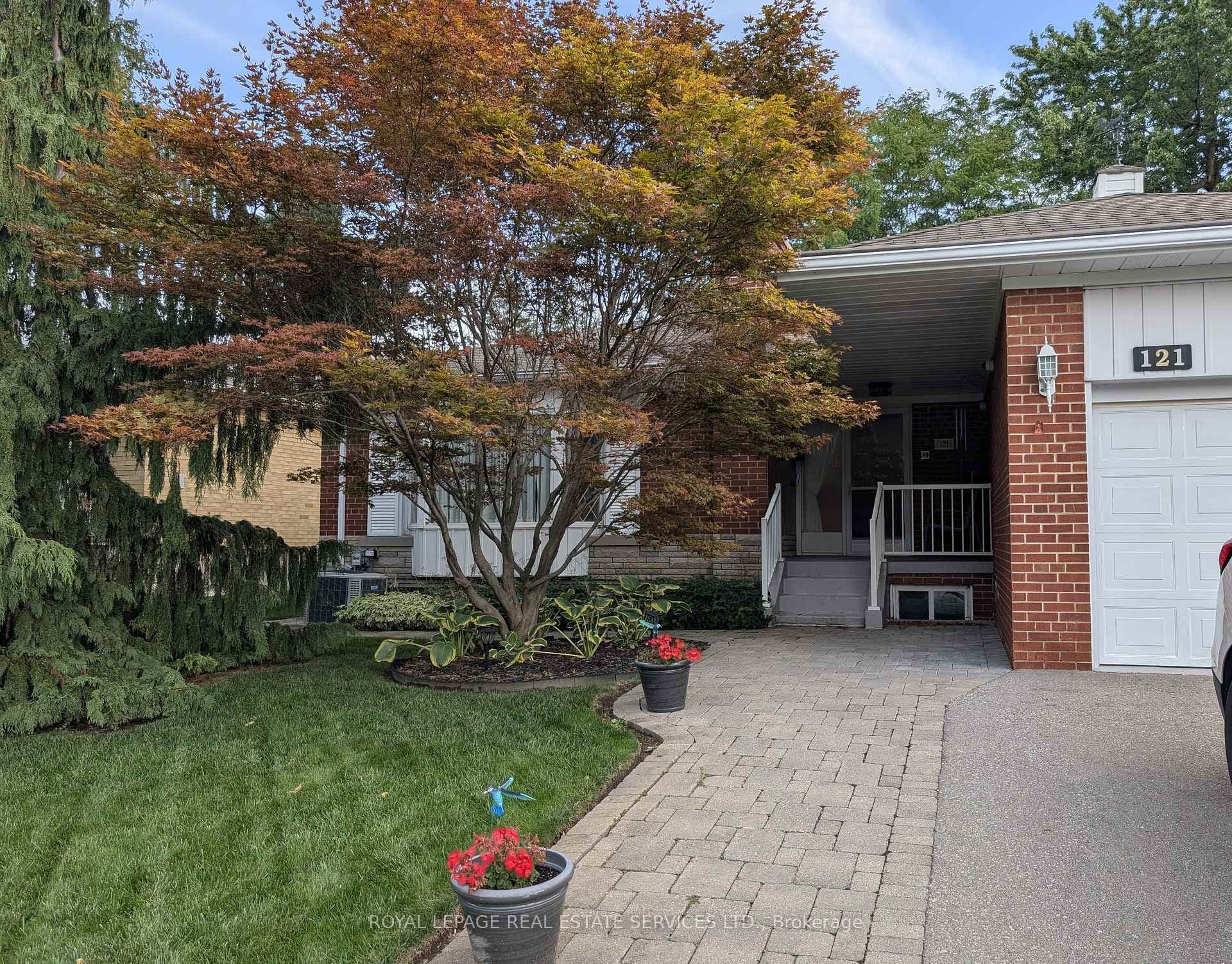 121 Elvaston Drive, Don Mills / Parkwoods / Victoria Village, ON M4A 1N8 - Photo 1