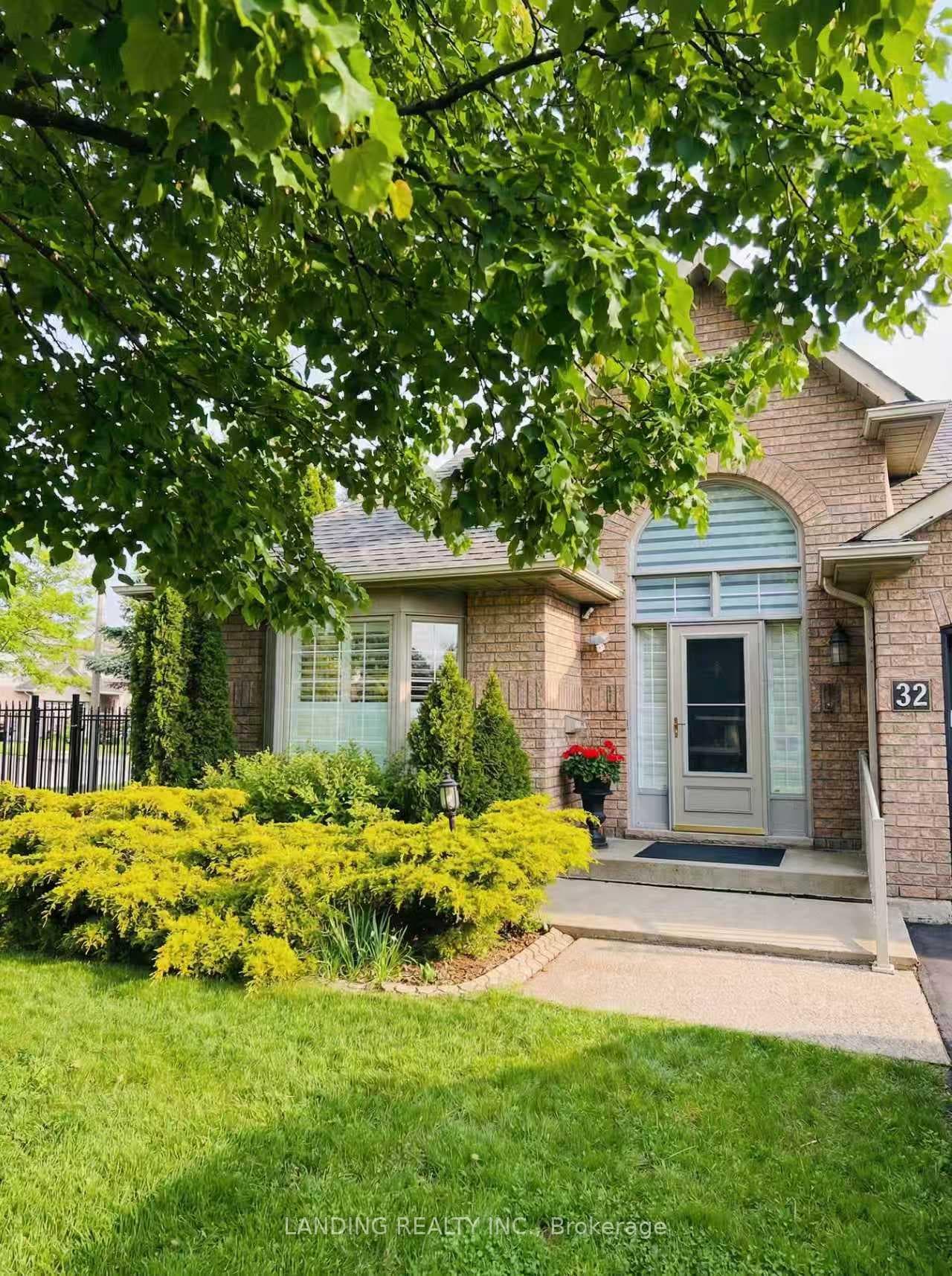 32 RED HAVEN Drive, Grimsby, ON L3M 5J7 - Photo 1