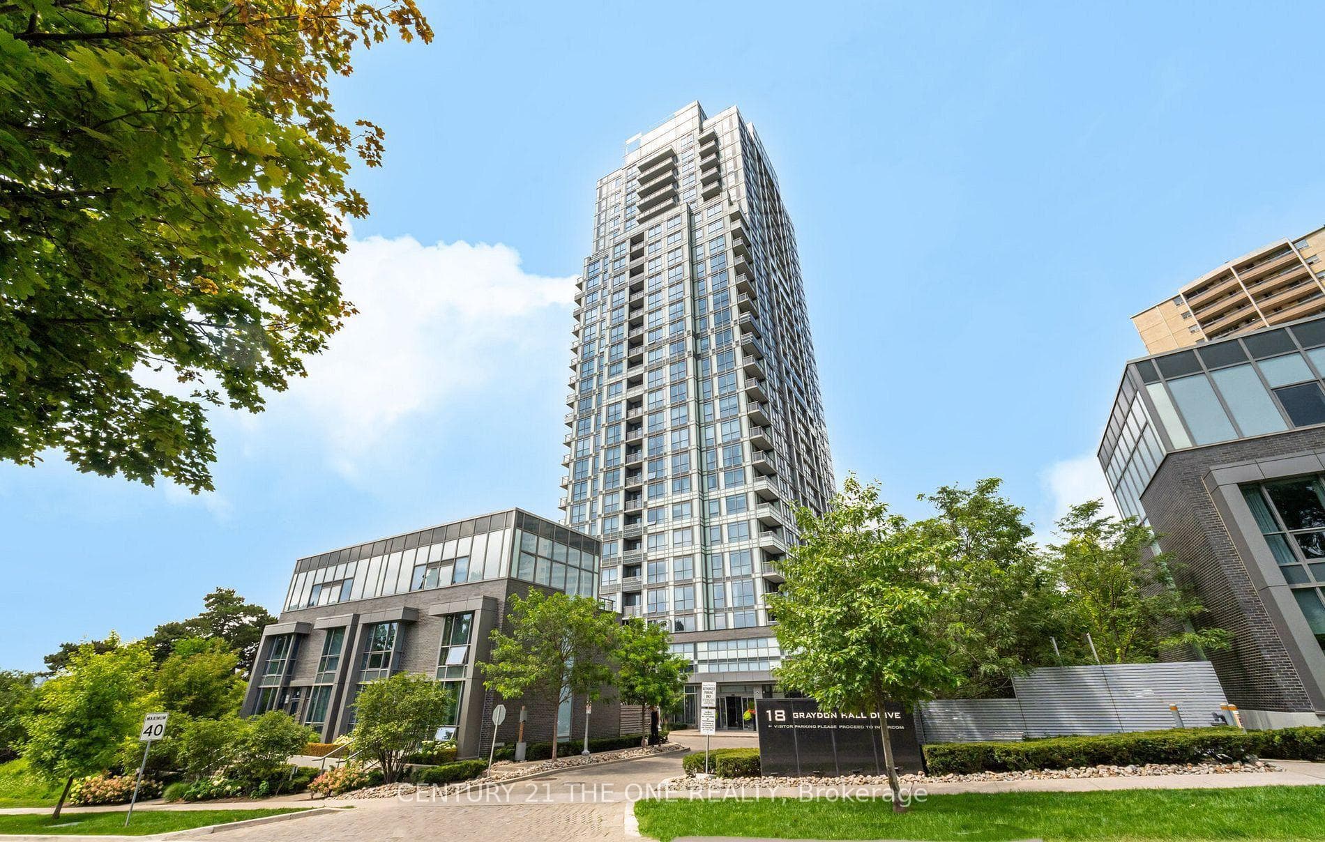 18 Graydon Hall Drive Unit 2501, Don Mills / Parkwoods / Victoria Village, ON M3A 0A4 - Photo 1