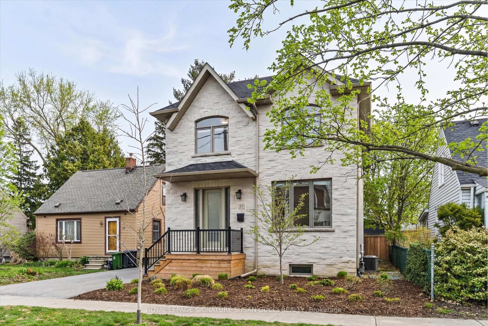 Timeless, classic curb appeal