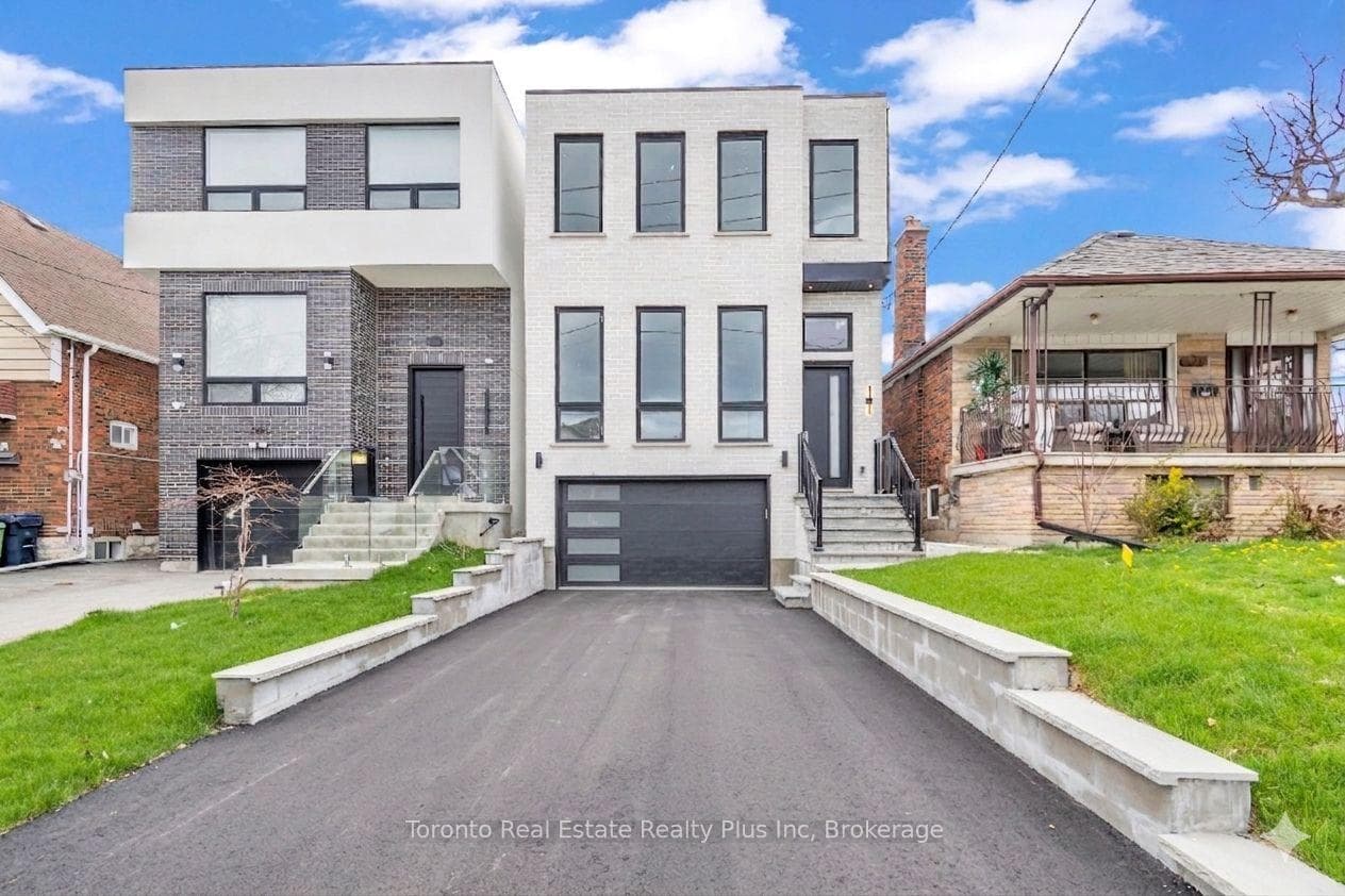 138 Bowie Avenue, Toronto W04