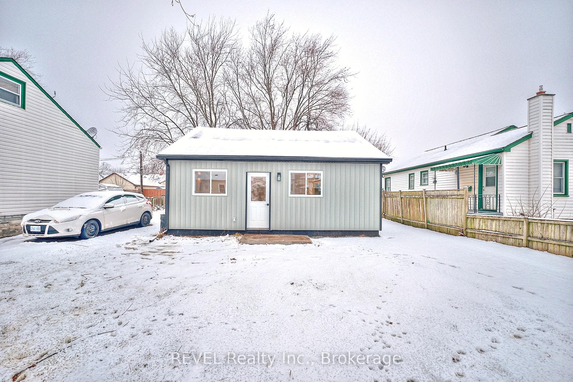 406 Hennepin Avenue, Welland, ON L3B 4T5 - Photo 1