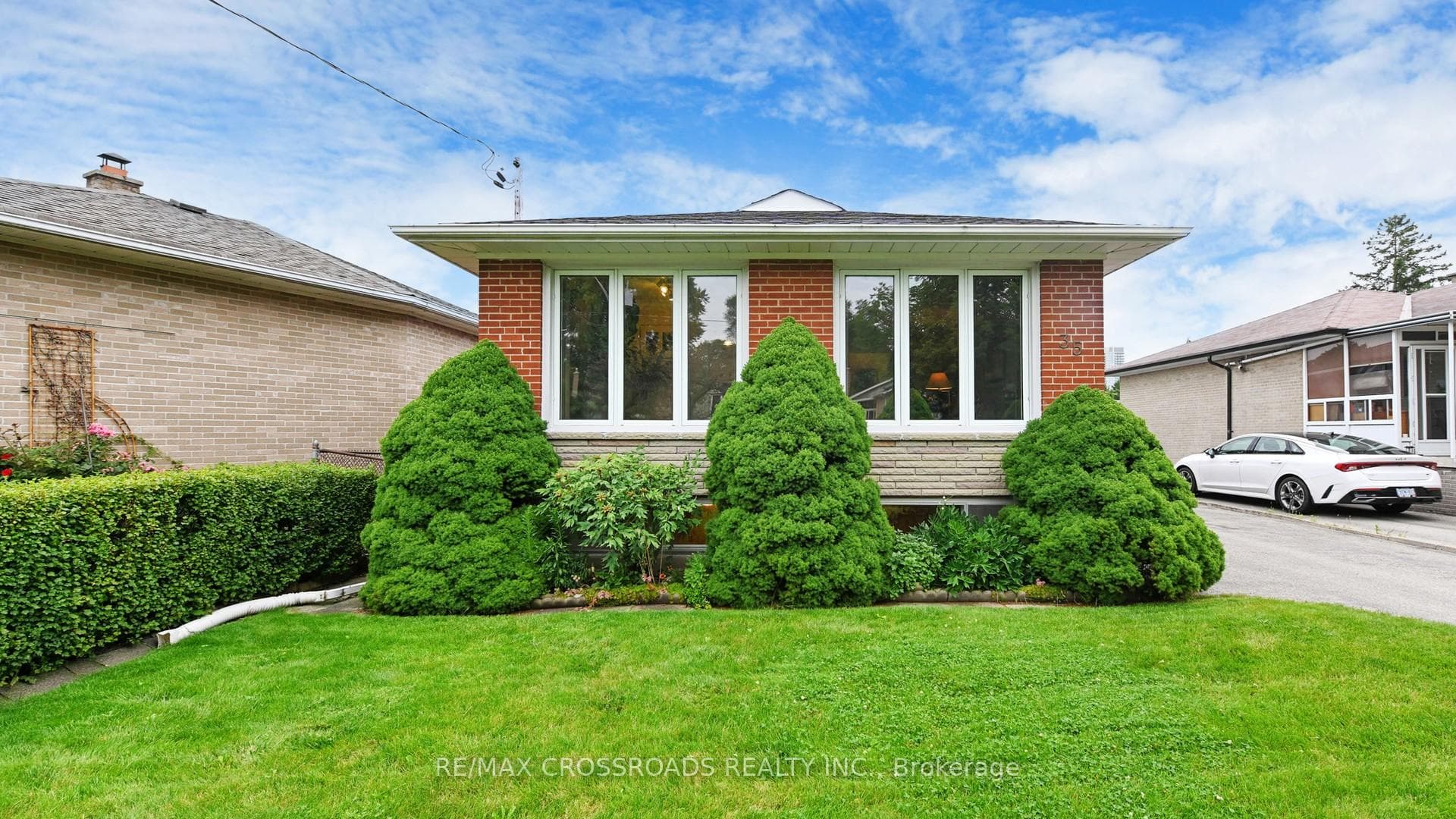 35 Murmouth Road, Scarborough Village / Eglinton East, ON M1T 2P9 - Photo 1