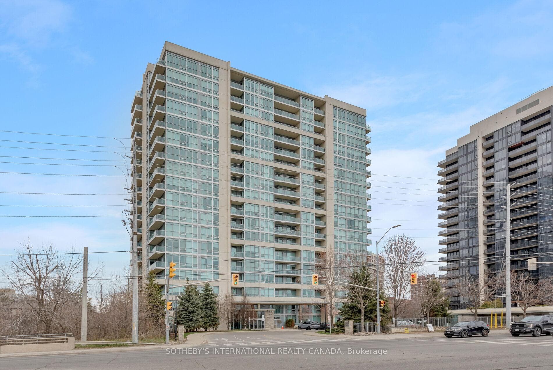 1055 Southdown Road Unit 210, Mississauga, ON L5J 0A3 - Photo 1