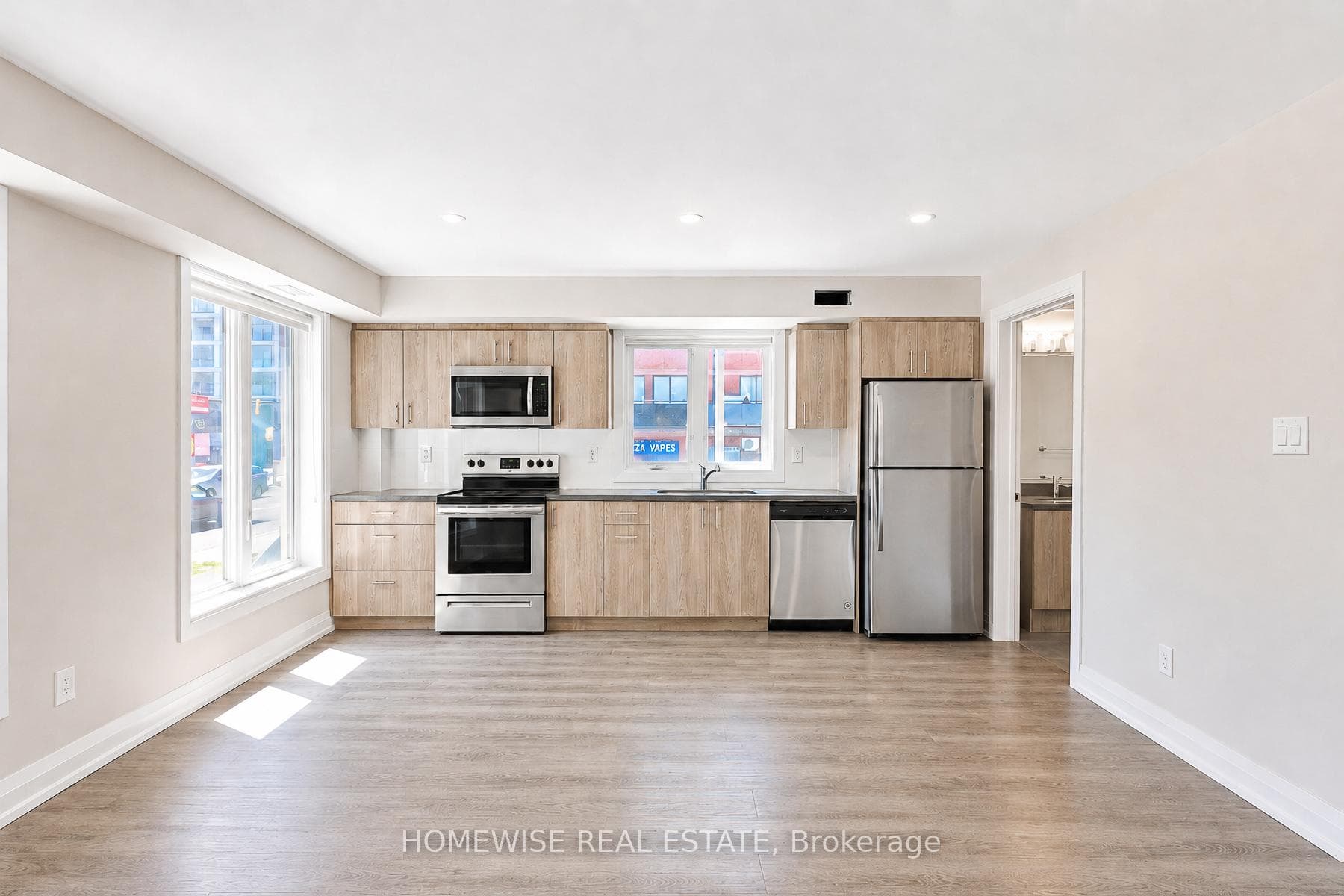 814 Glencairn Avenue Unit 101, York / Weston, ON M6B 2A3 - Photo 1