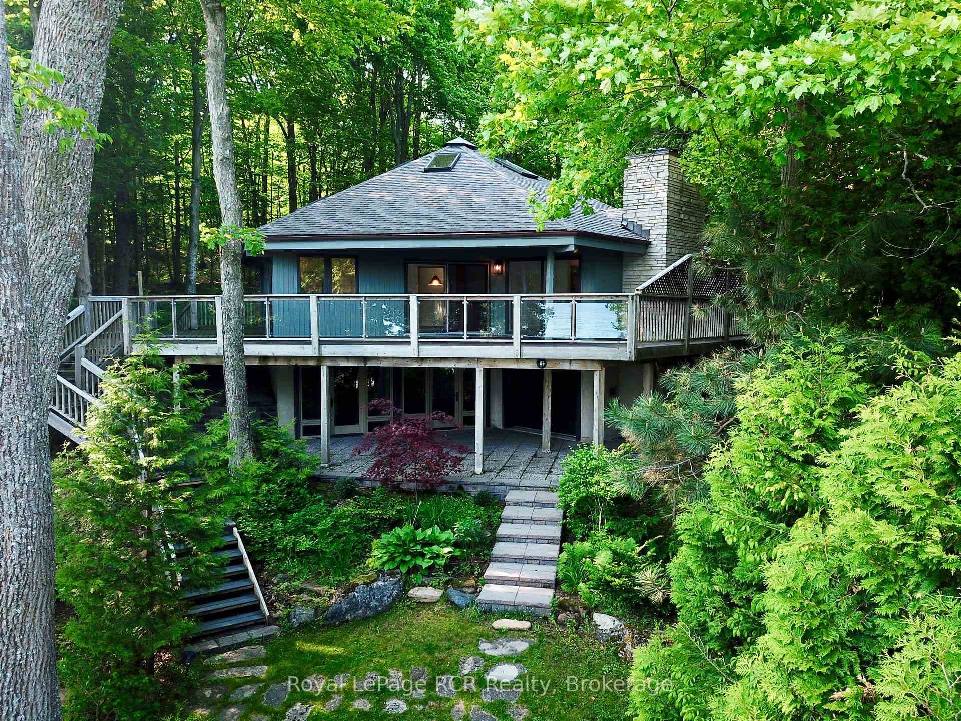 Welcome to 15 Georgian Drive on Georgian Bay.