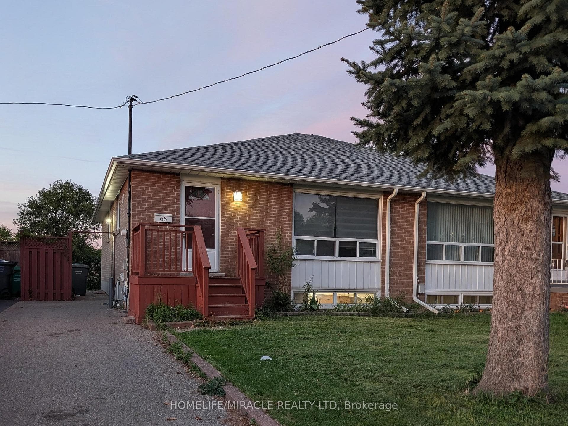 66 Fairglen Avenue, Brampton