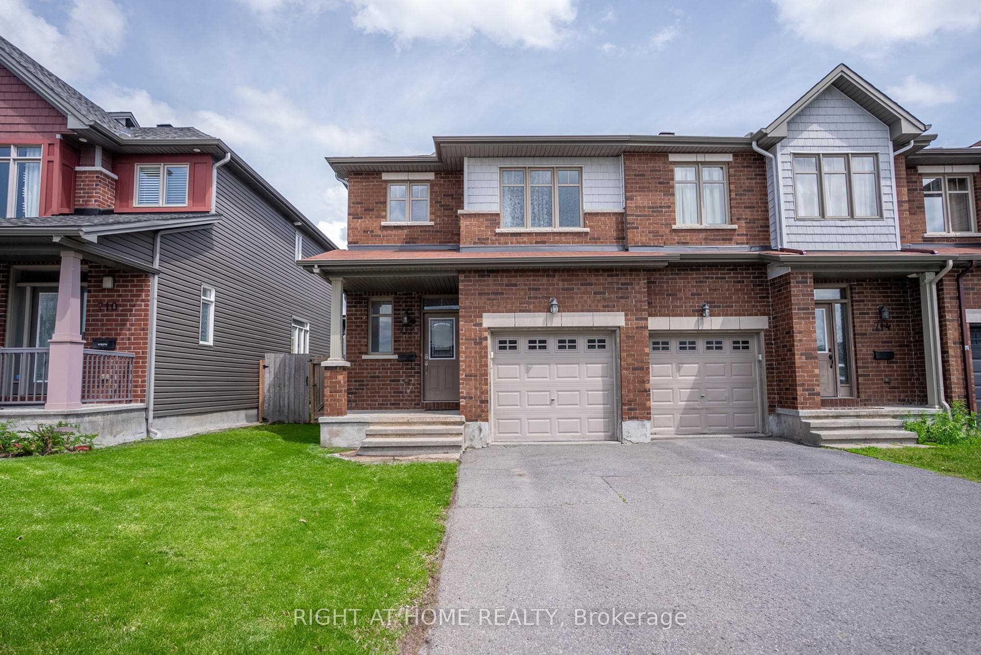712 Brian Good Avenue, Blossom Park - Airport and Area